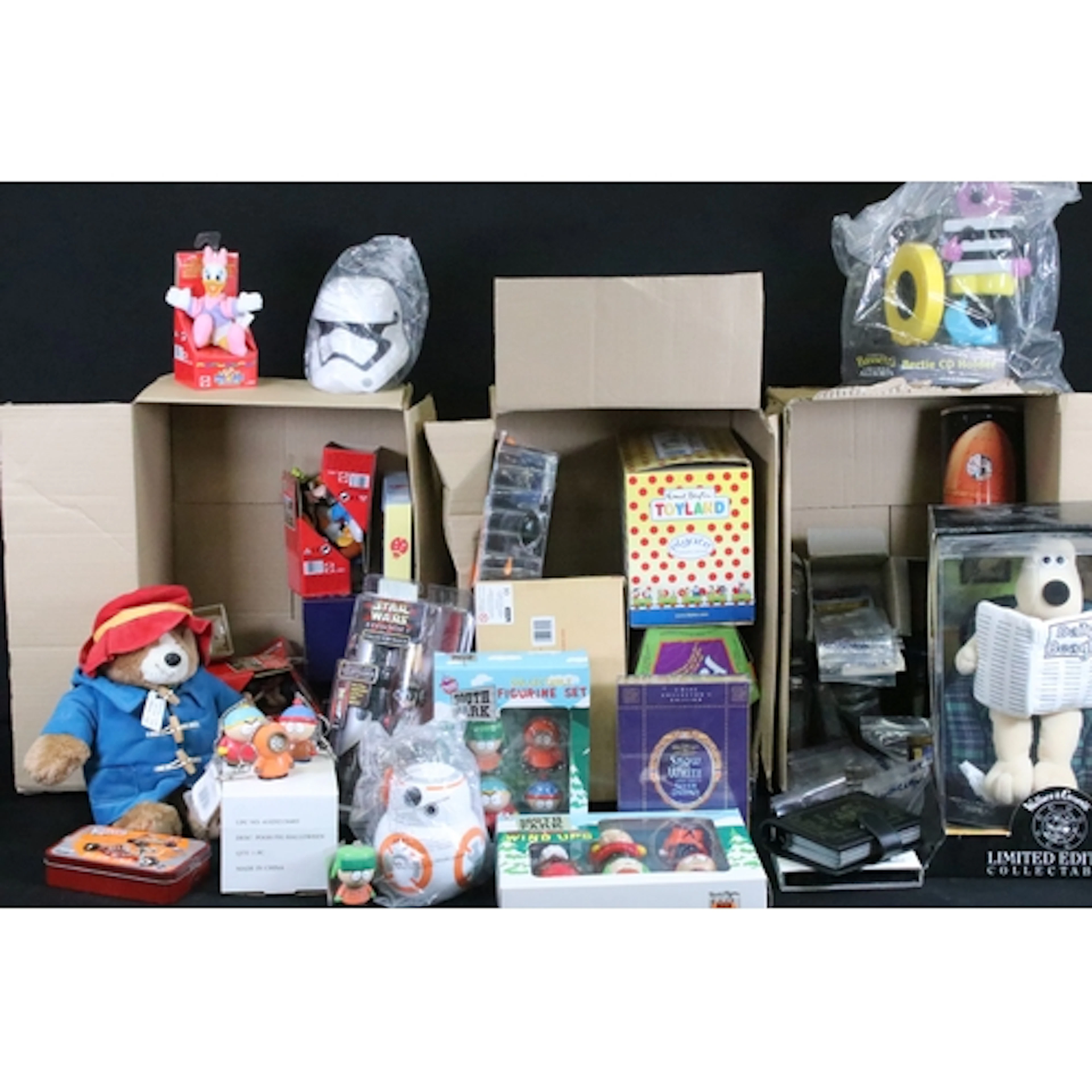 Collection of mixed toys and games to include Harry Potter c...