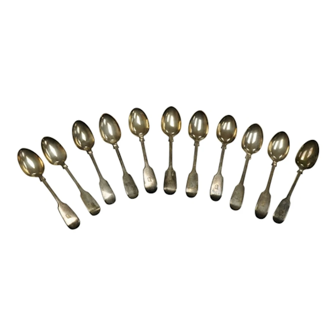 Victorian matched fiddle pattern silver teaspoons, mostly Lo...