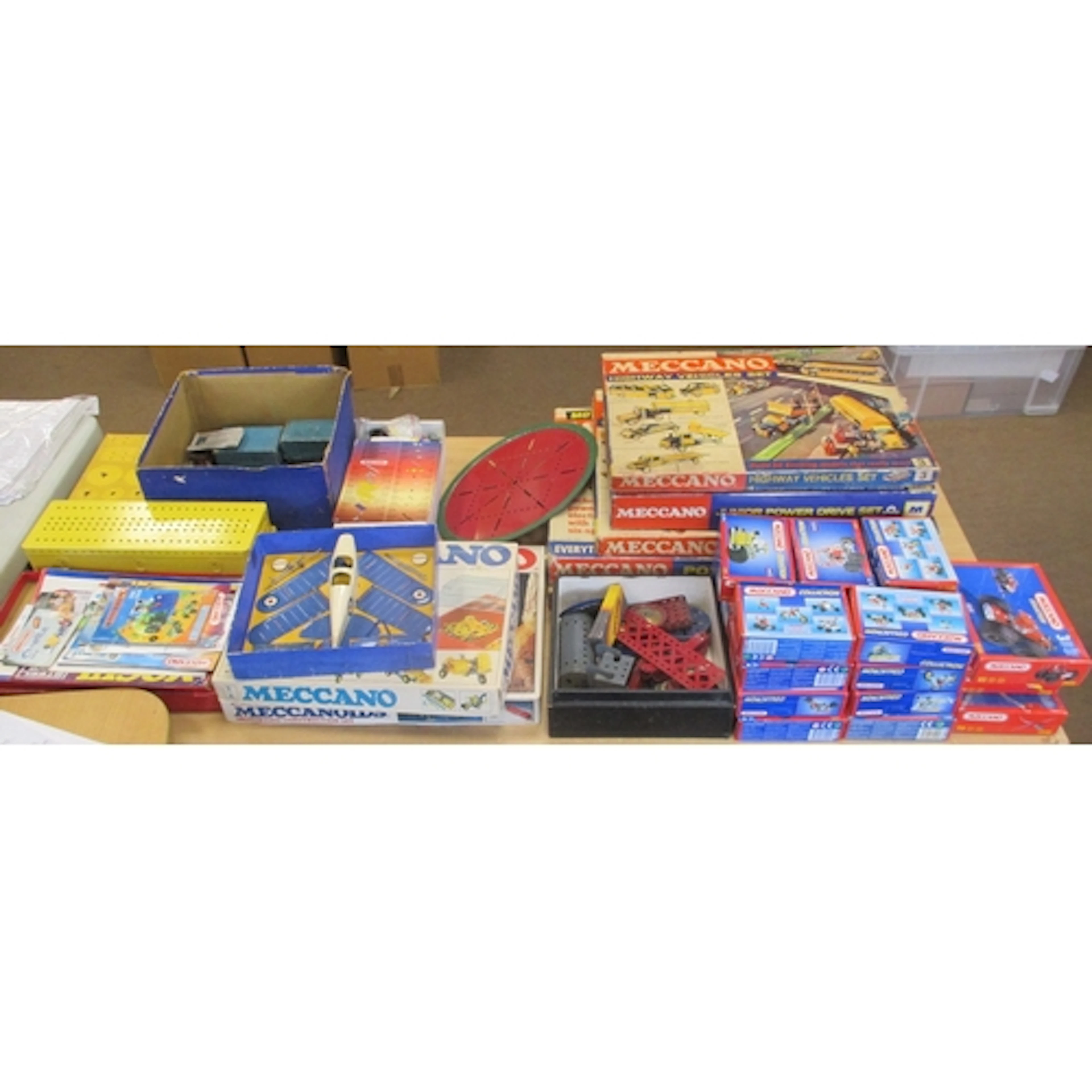 Meccano. Mixed collection includes a range of good to near m...