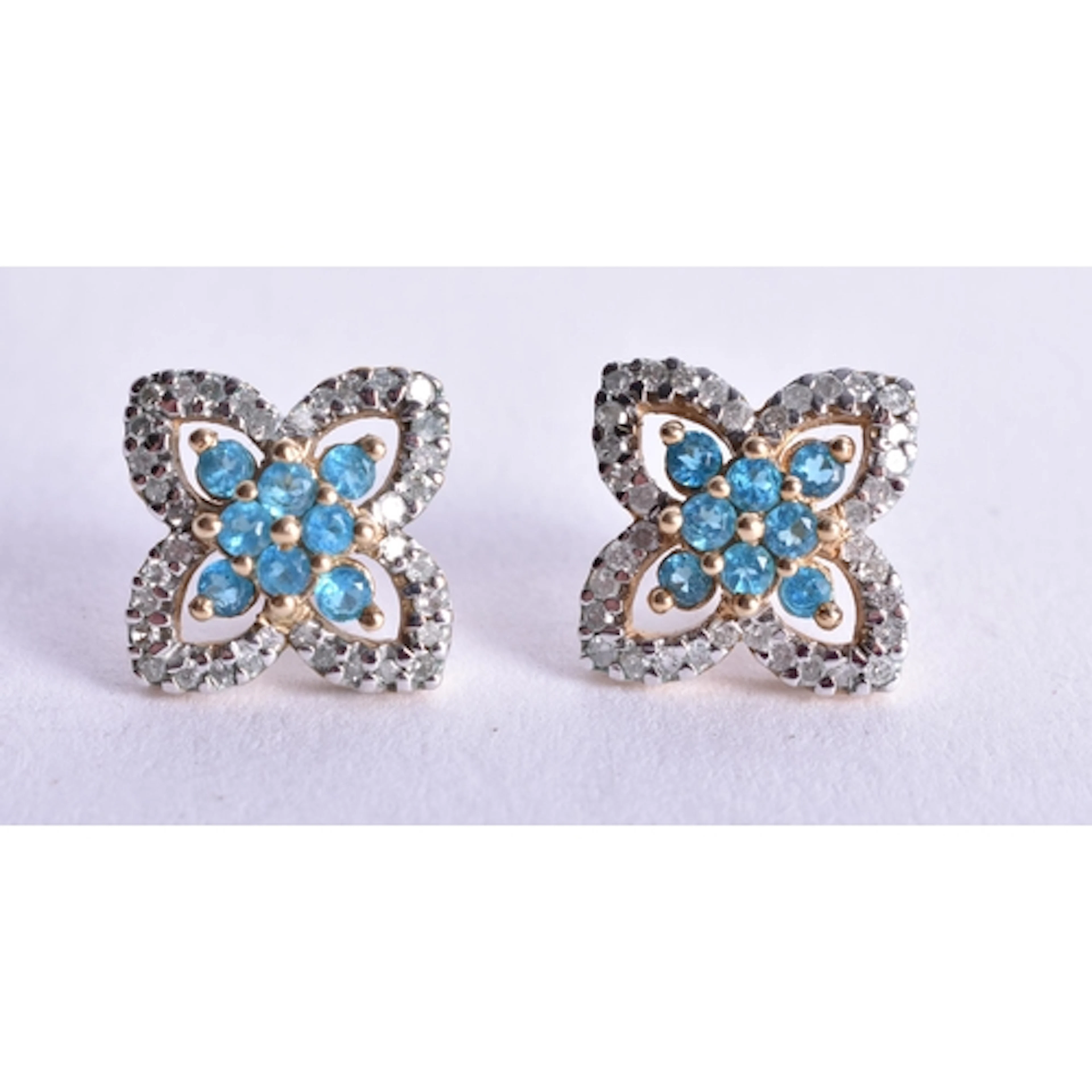 9ct gold apatite diamond stud earrings, weight 3.3g