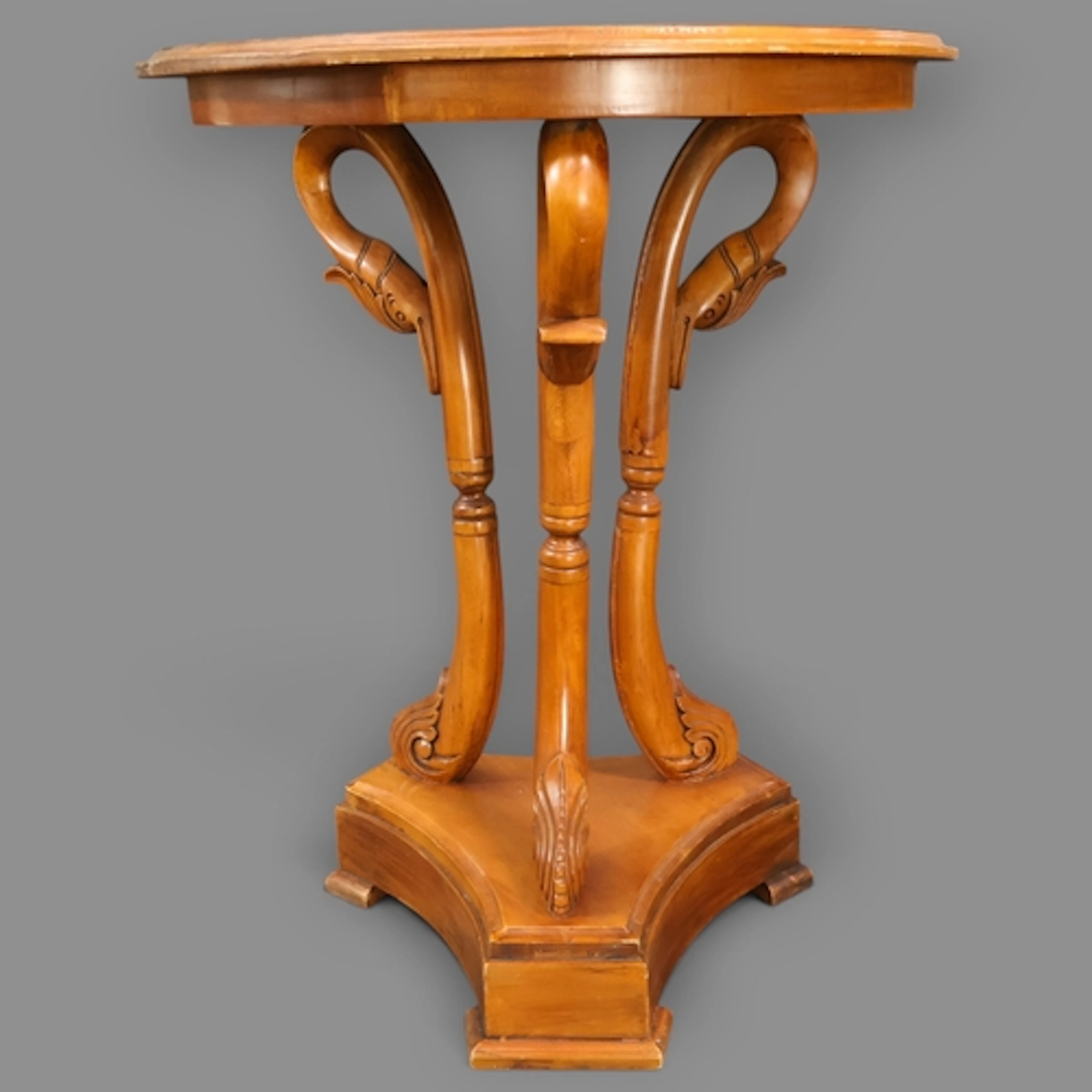 A vintage stained beech Jugendstil / Art Deco style lamp tab...