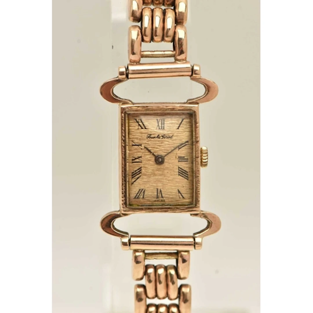 A LADIES 9CT GOLD WRISTWATCH, manual wind watch, rectangular...
