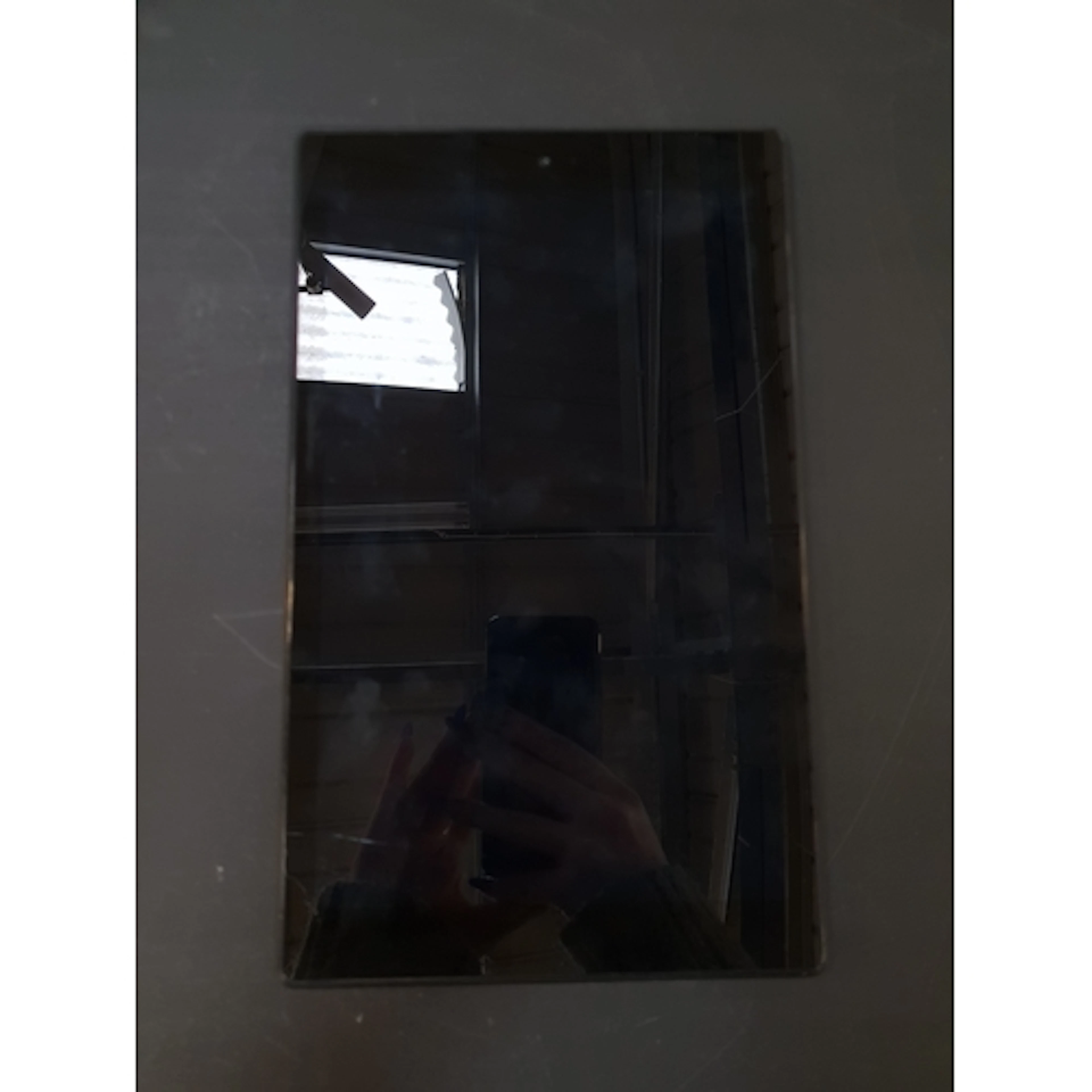 AMAZON KINDLE FIRE 10 model M2V3RV, screen scratched Note: I...