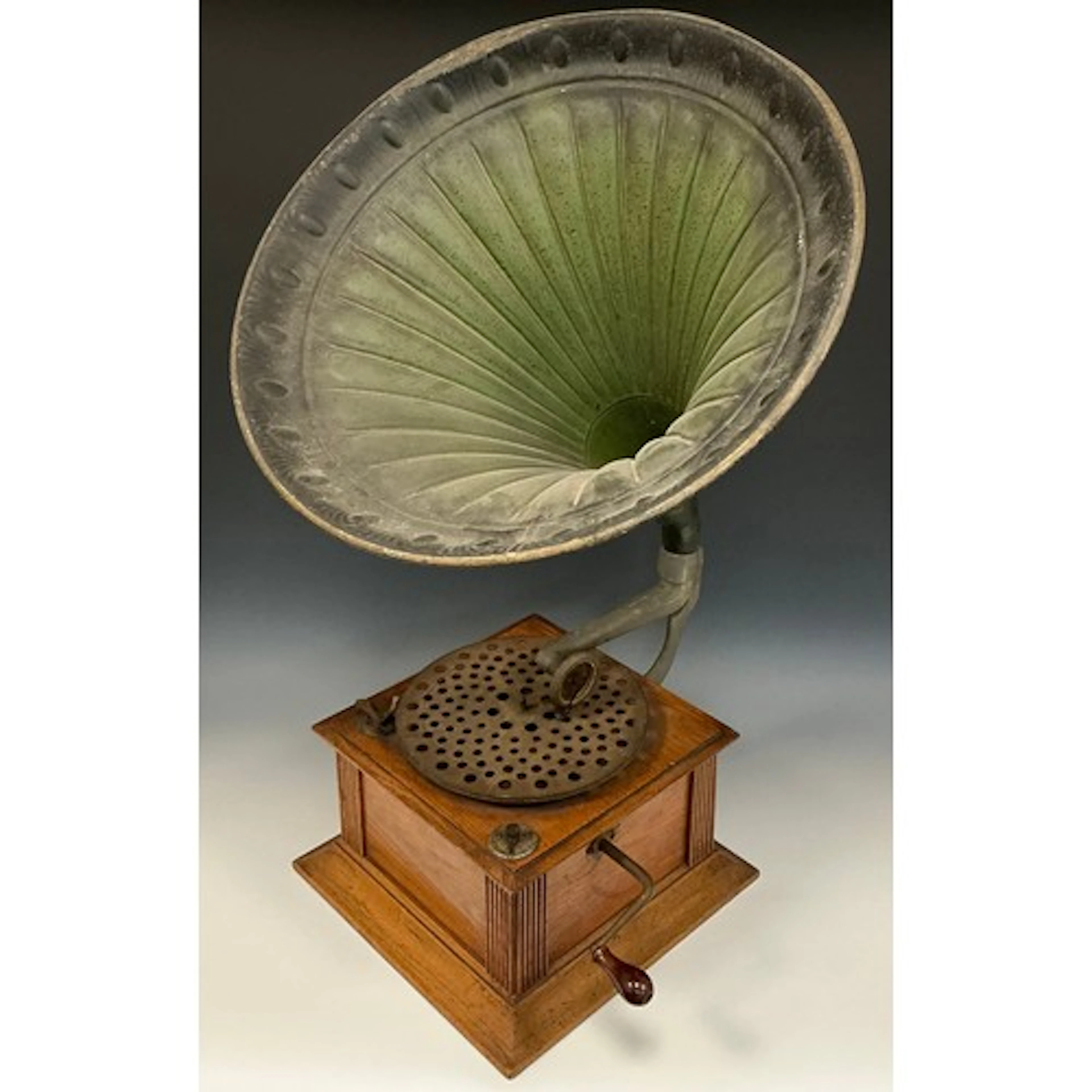 An early 20th century oak cased horn gramophone, Polyphon Co...