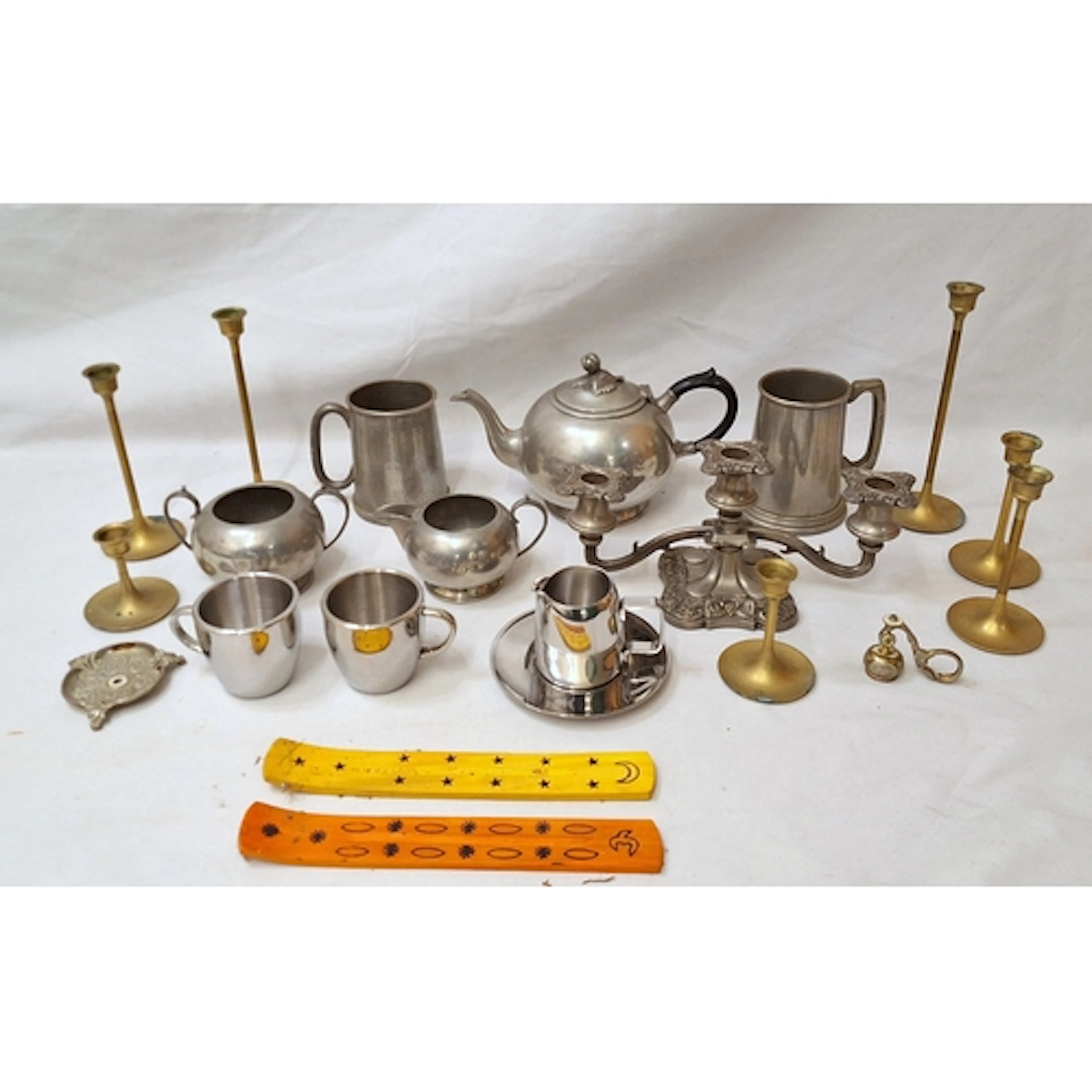 Metalware incl. vintage Britannia metal teapot, milk jug, su...