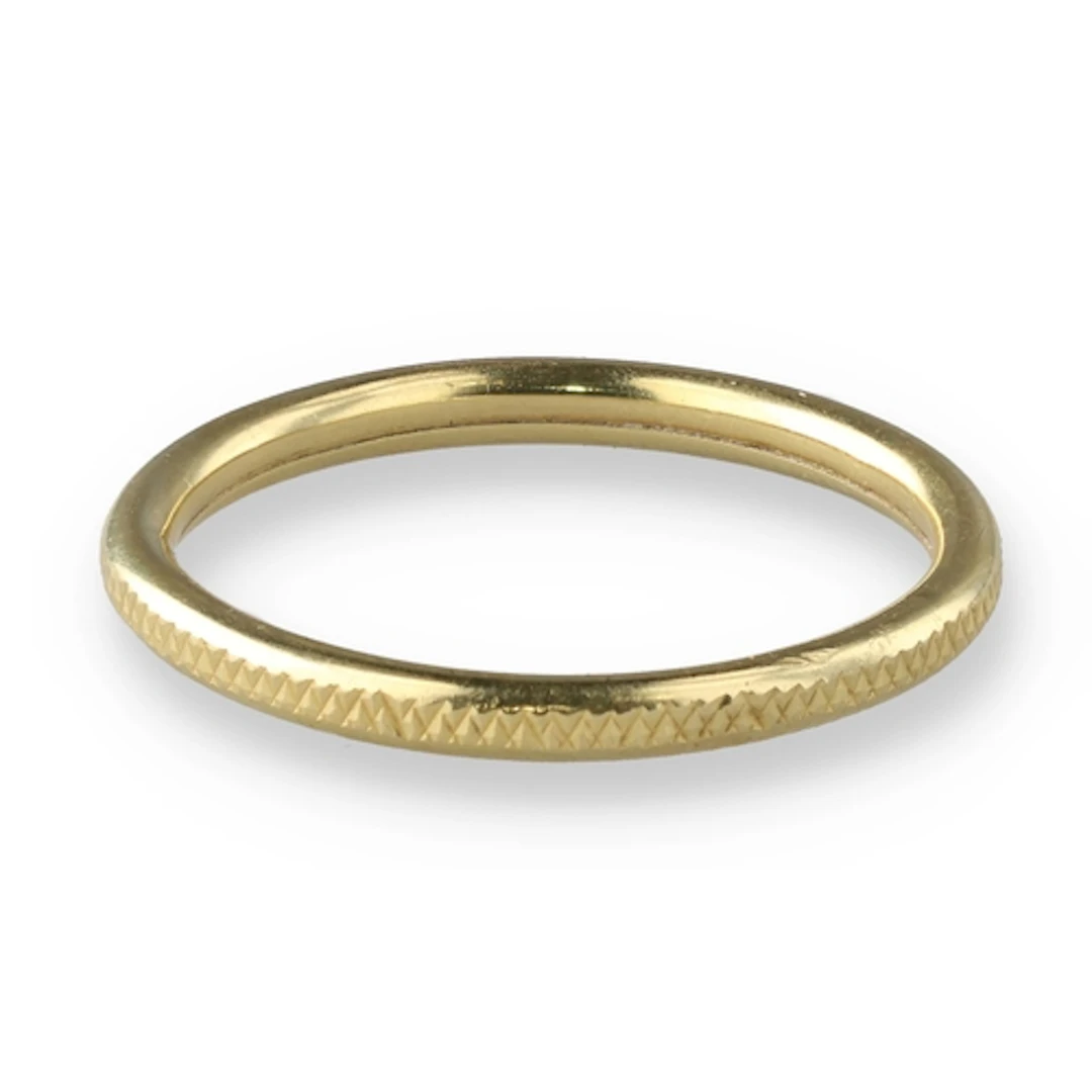 AN 18CT GOLD BAND