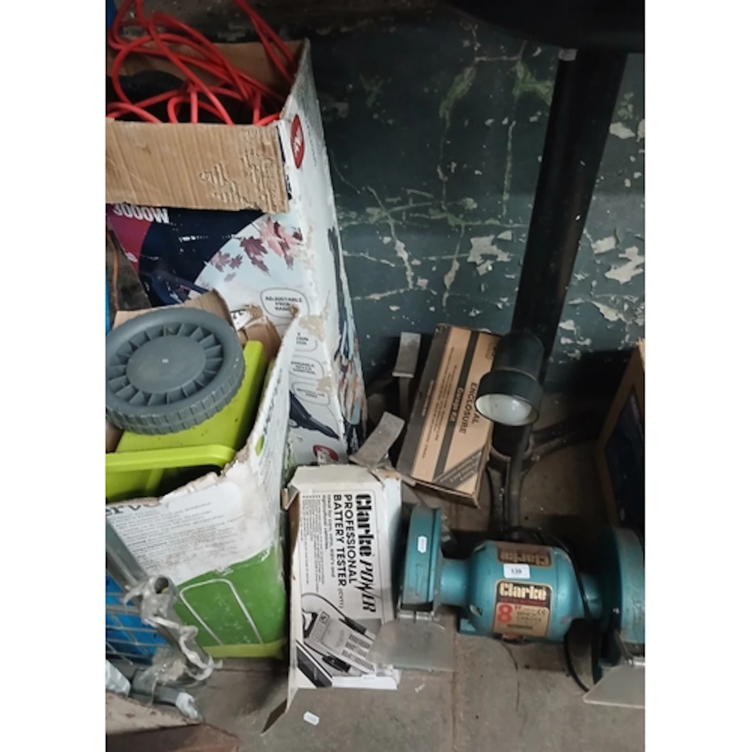 A group of tools & garage items to include a Clarke bench gr...