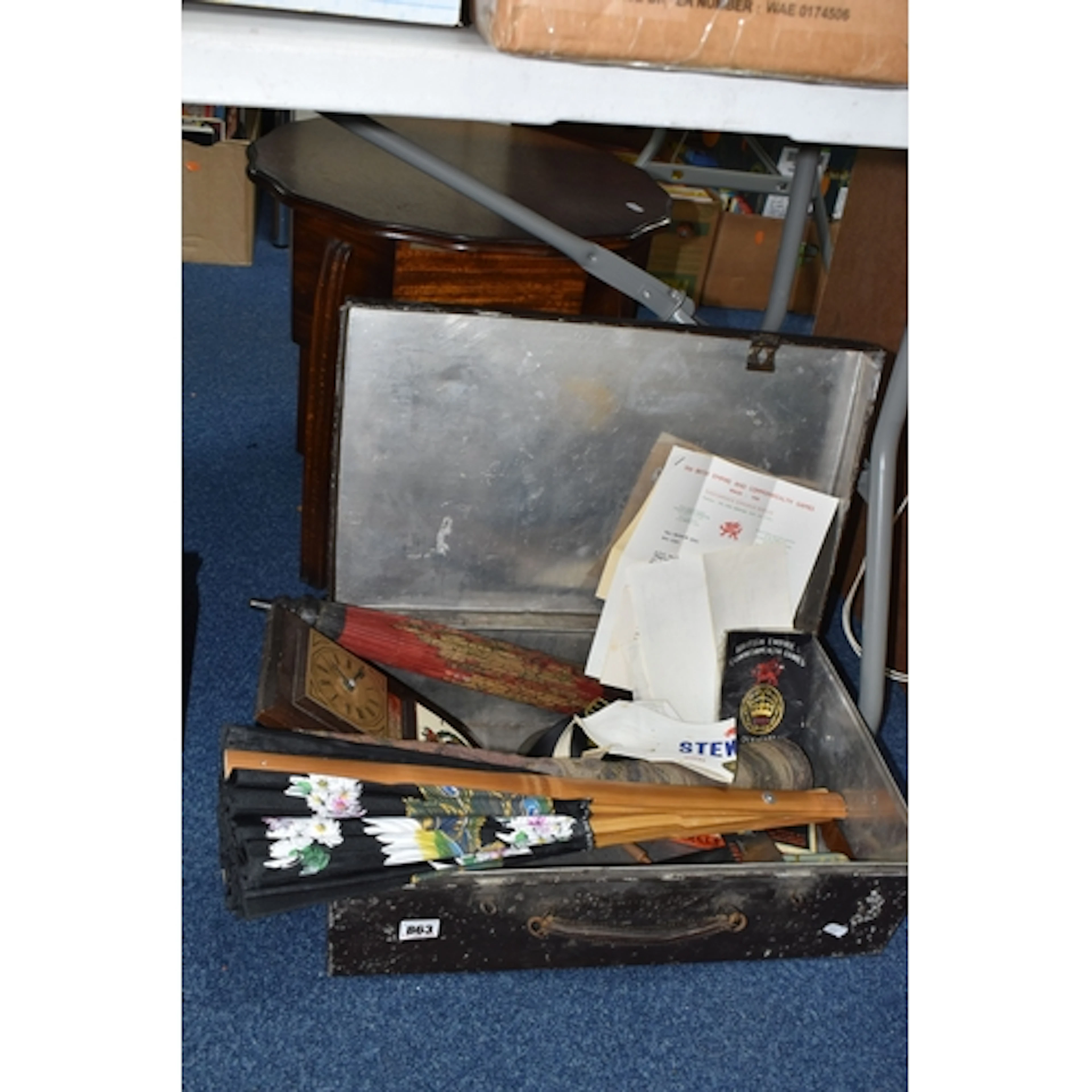 A GROUP OF VINTAGE MISCELLANEOUS ITEMS to include a group of...