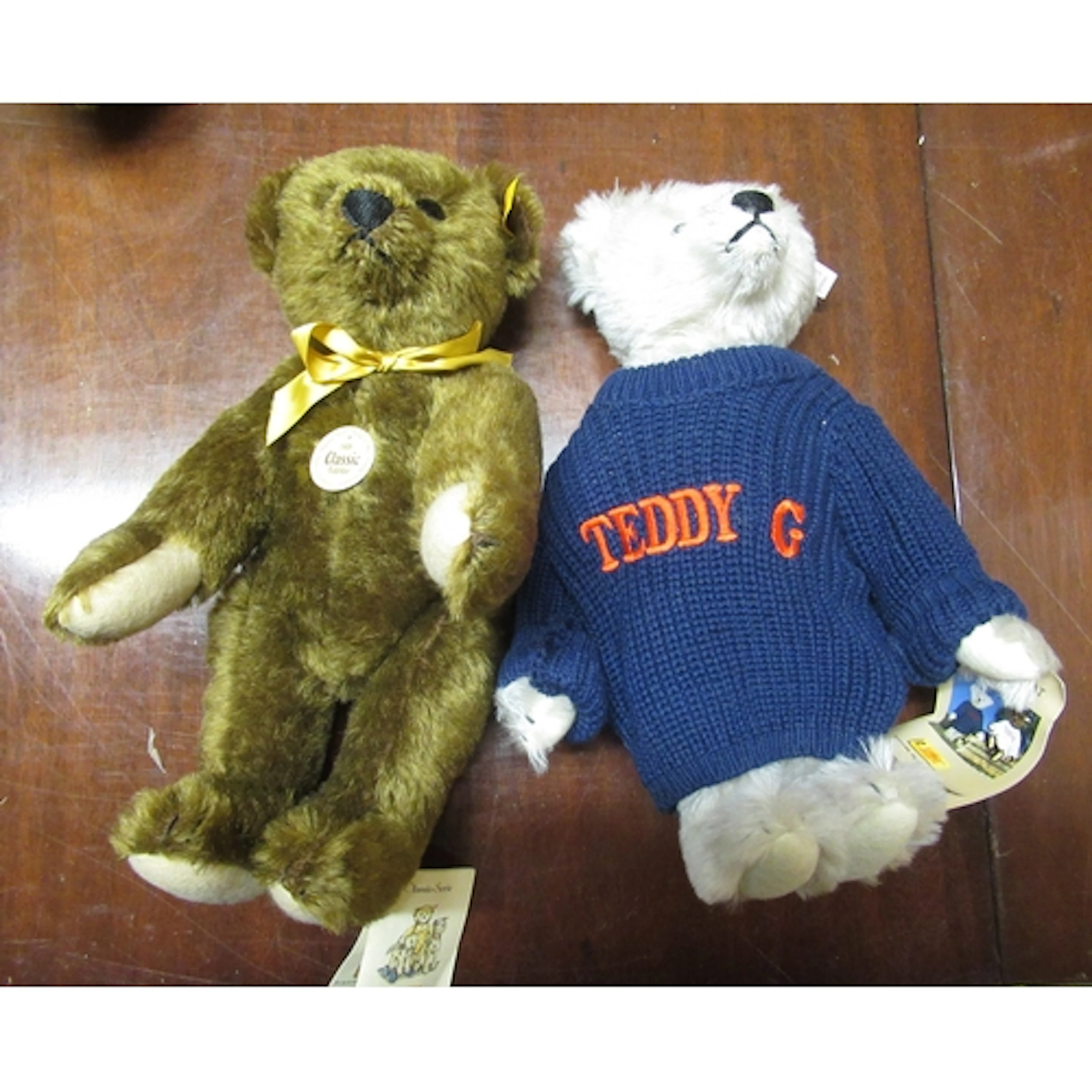 Two boxed Steiff teddy bears