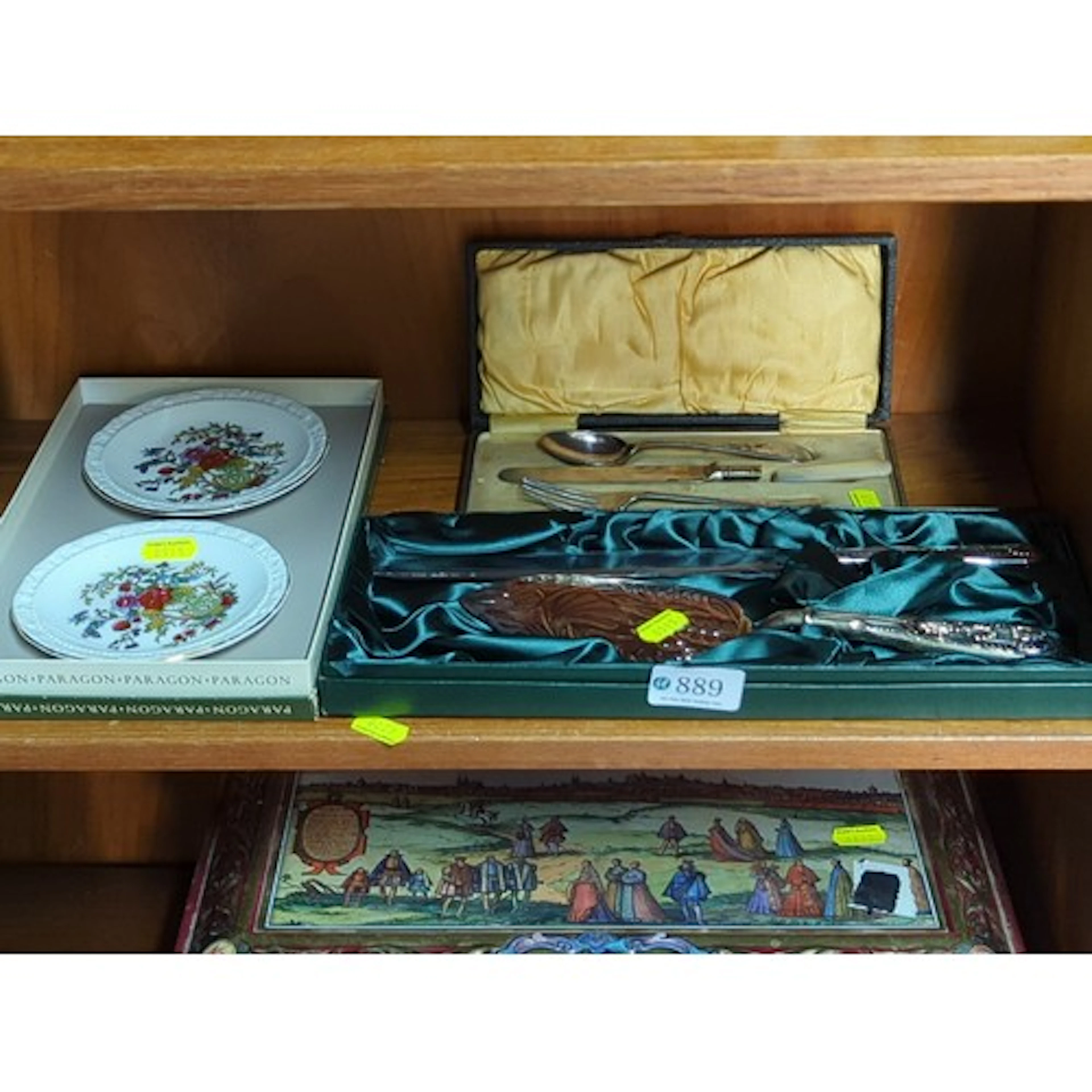 Paragon fine bone china pair of small plates in the ‘T...