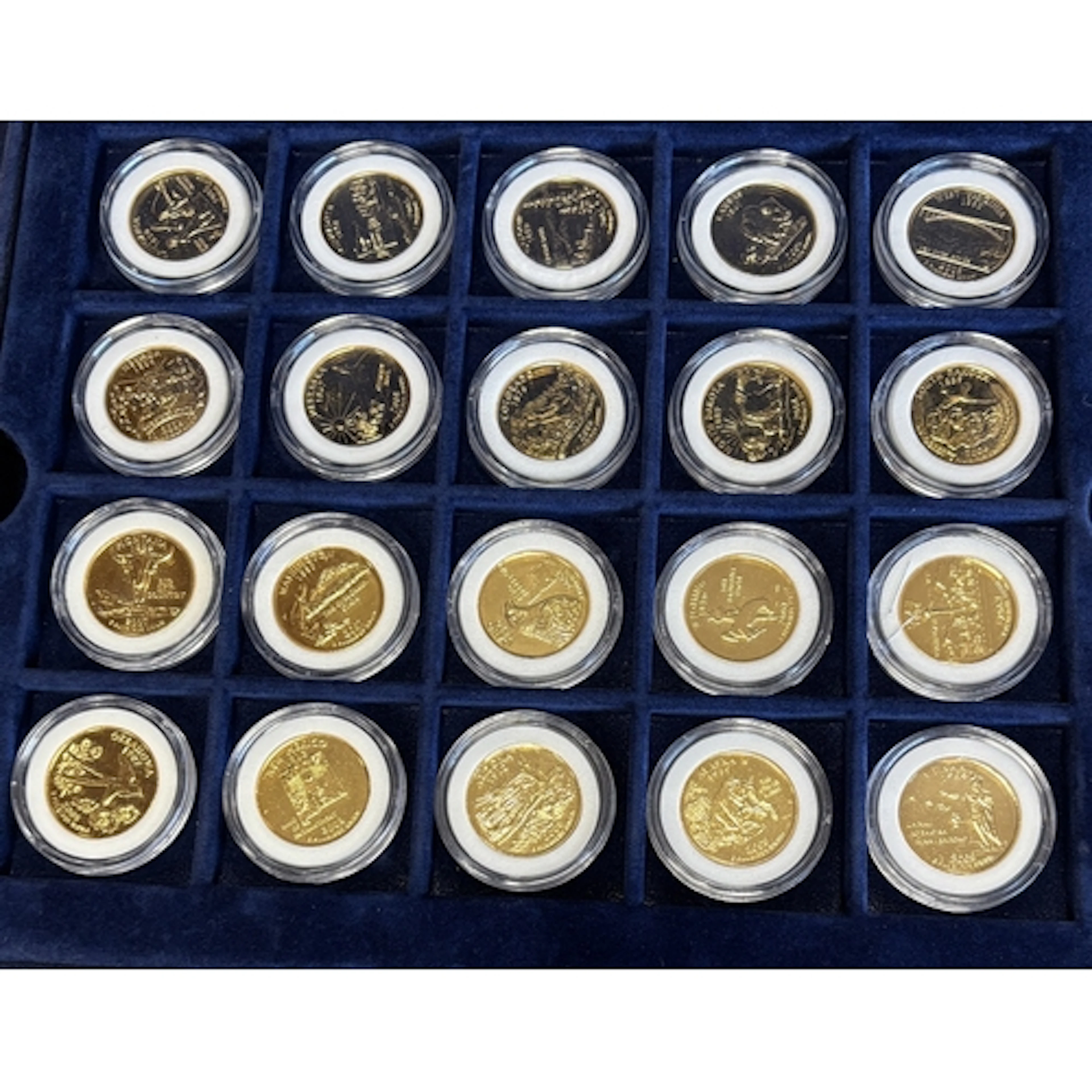 USA. Collection of generally extremely fine issues in trays,...