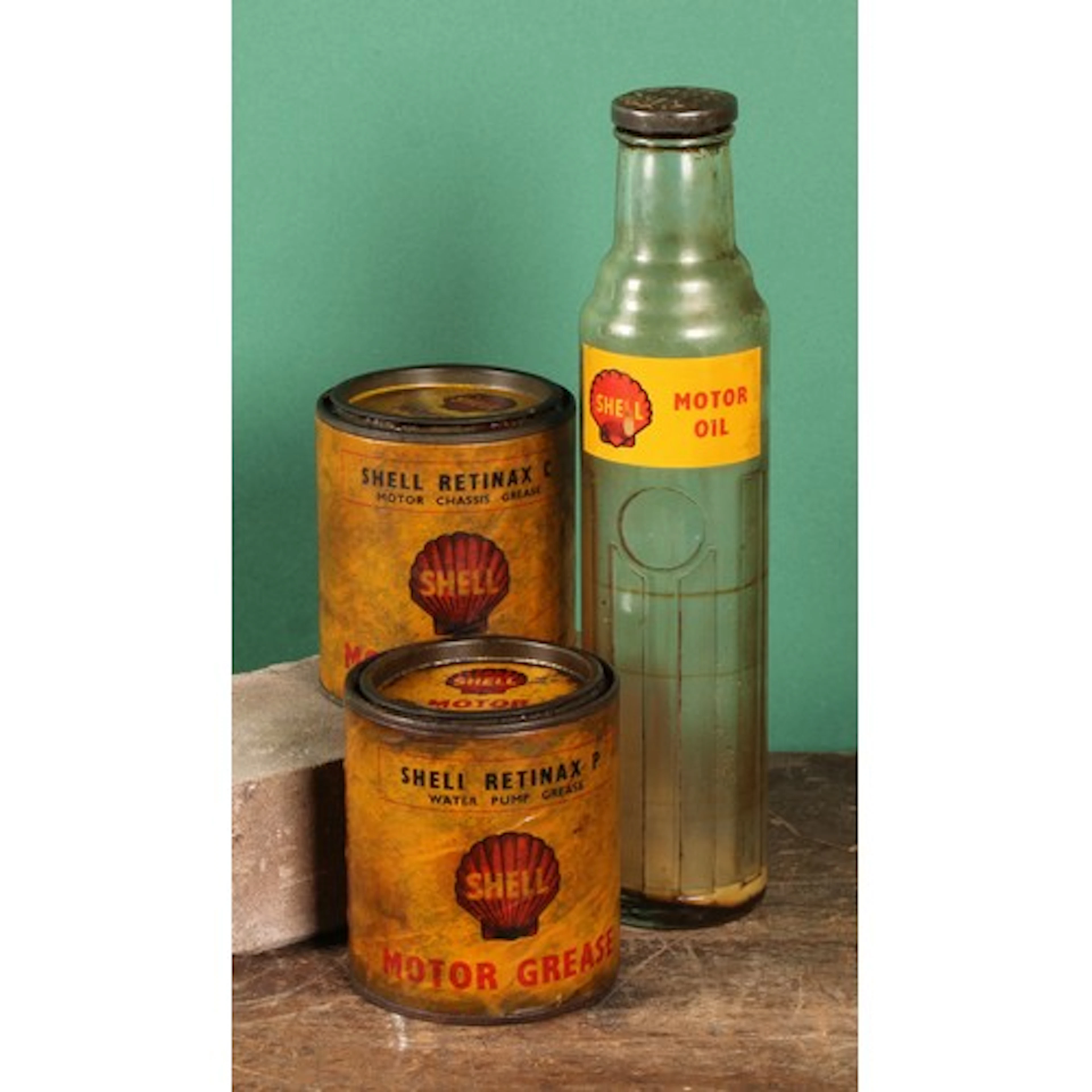 Petroliana - a vintage one pint oil bottle, SHELL MOTOR OIL,...