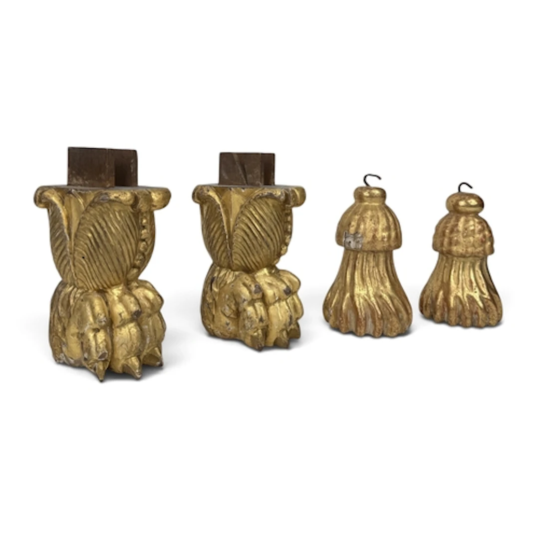 A PAIR OF 18TH/19TH CENTURY GILT WOOD LION PAW FEET For a ch...