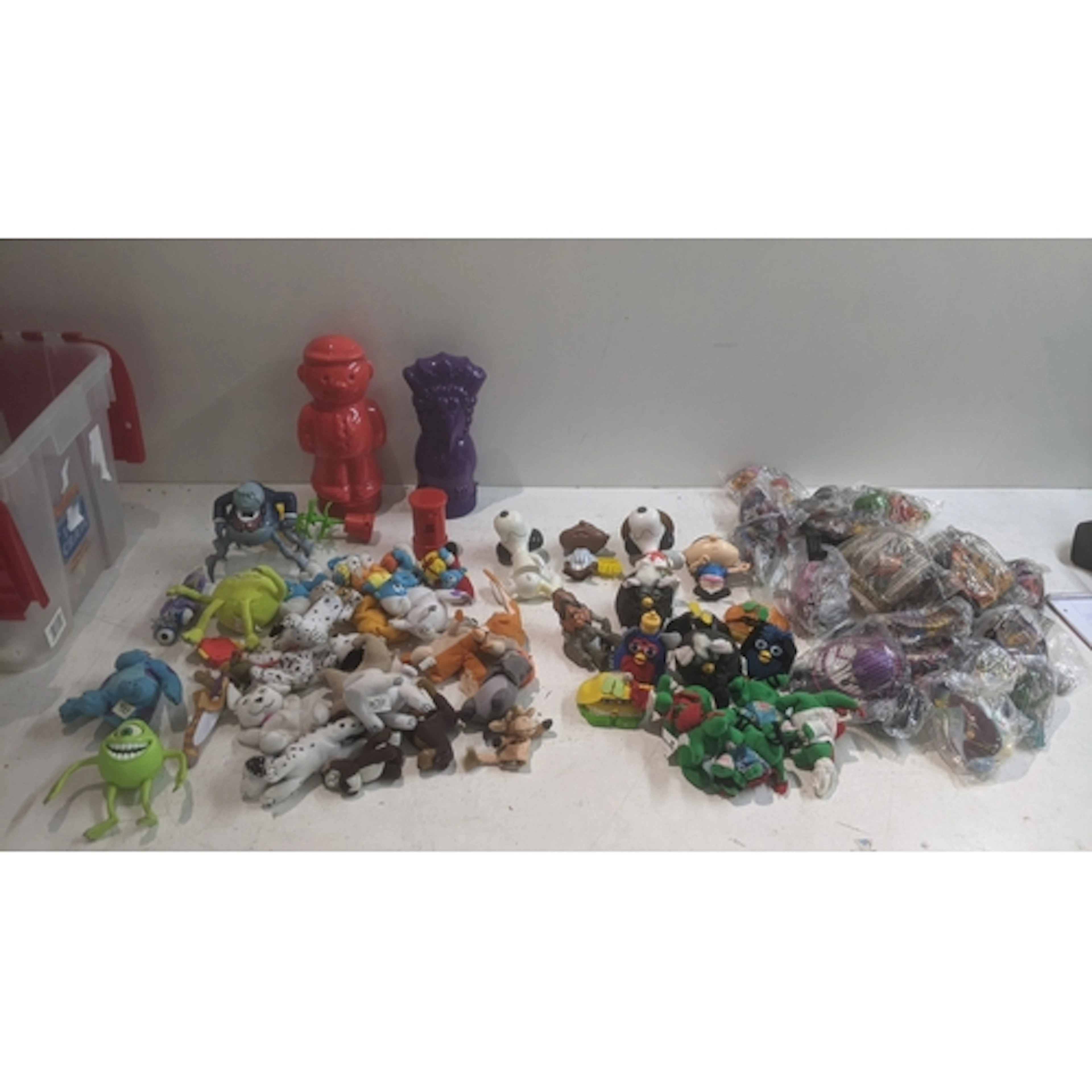 A large collection of mostly McDonalds and Burger King happy...
