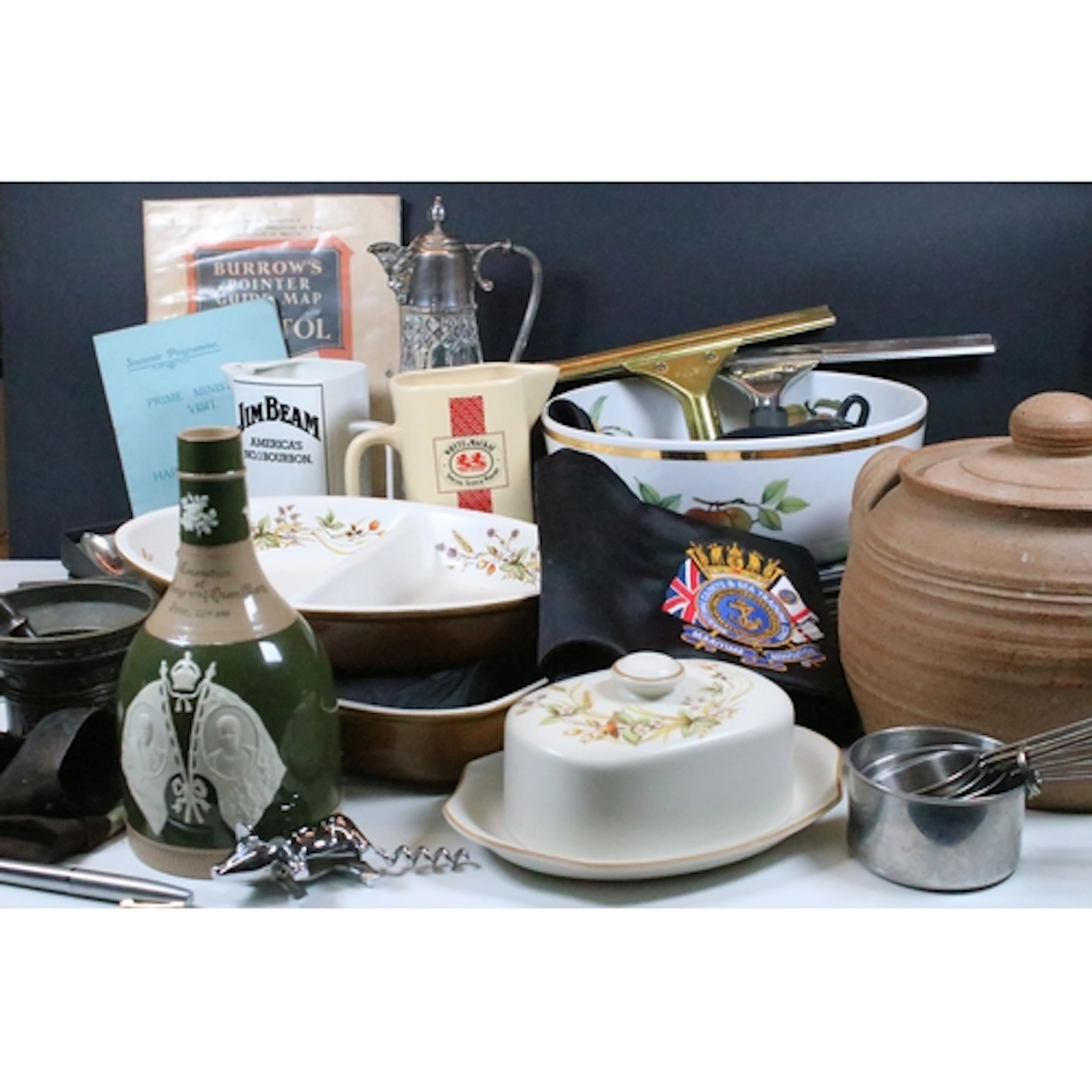Collection of mixed ceramics, to comprise studio pottery tur...