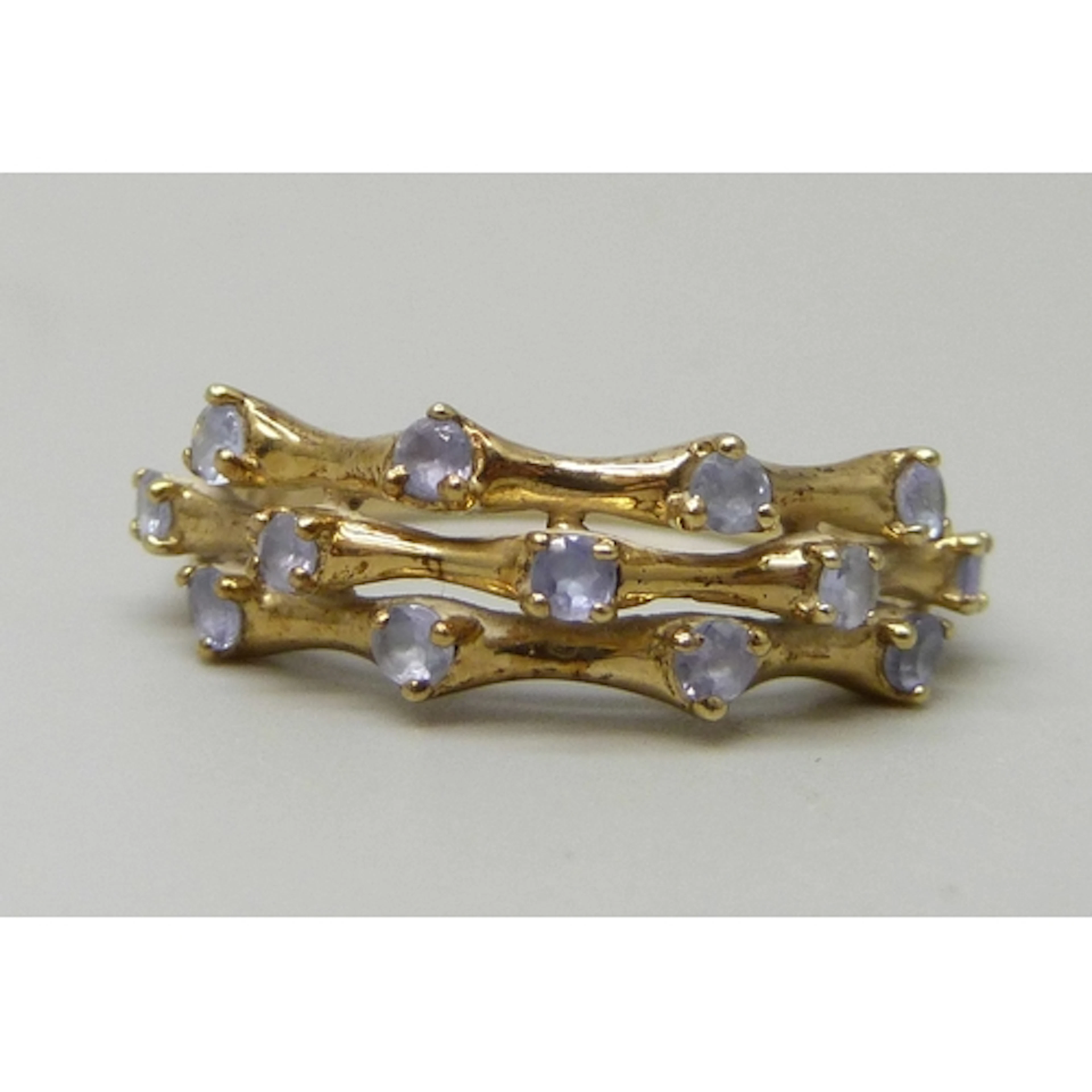 A 9ct gold and iolite ring, 2.8g, N/O