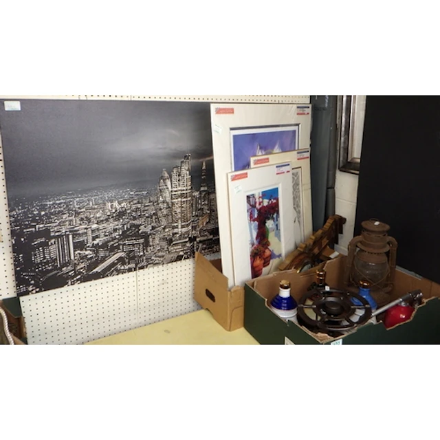 A London cityscape picture 120x60cm together with four unfra...