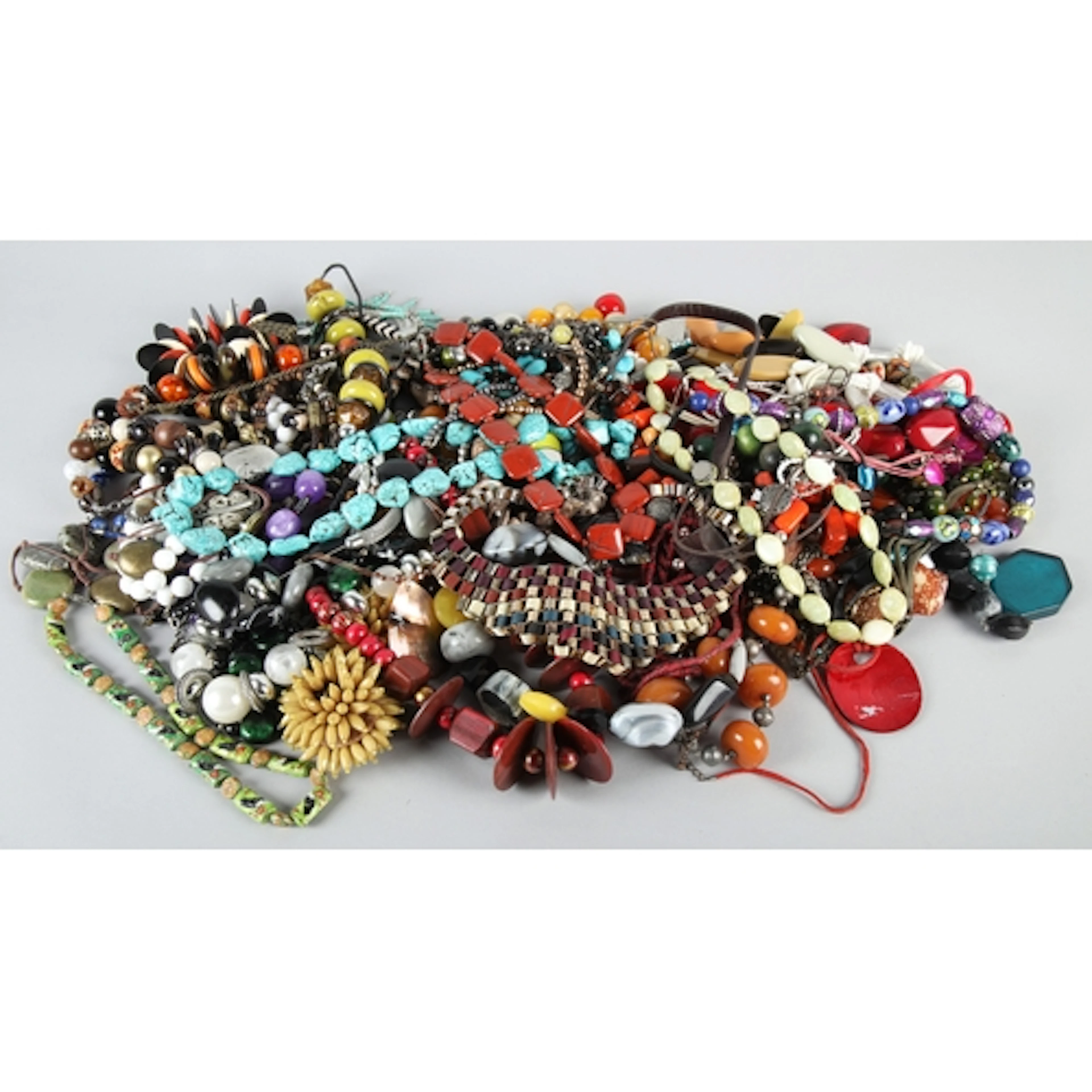 Costume jewellery to include various beaded necklaces, brooc...