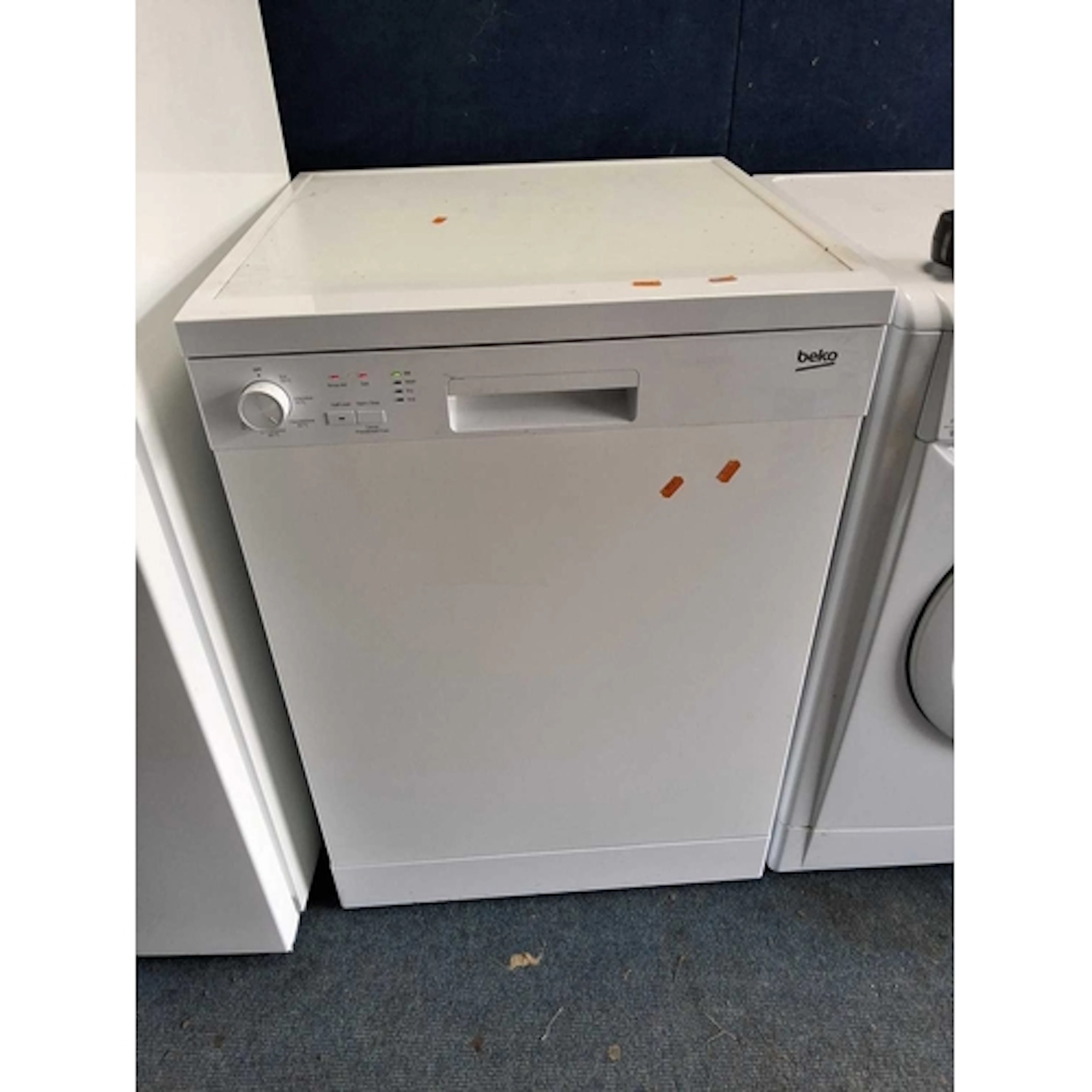 A BEKO UNDERCOUNTER DISHWASHER (PAT pass, powers up but not ...