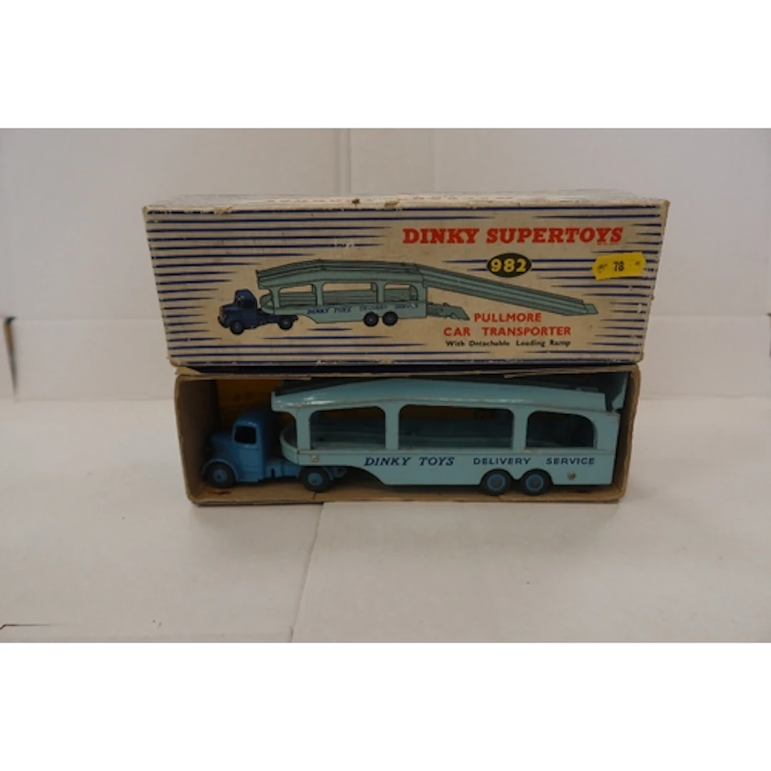 Dinky SuperToys 982