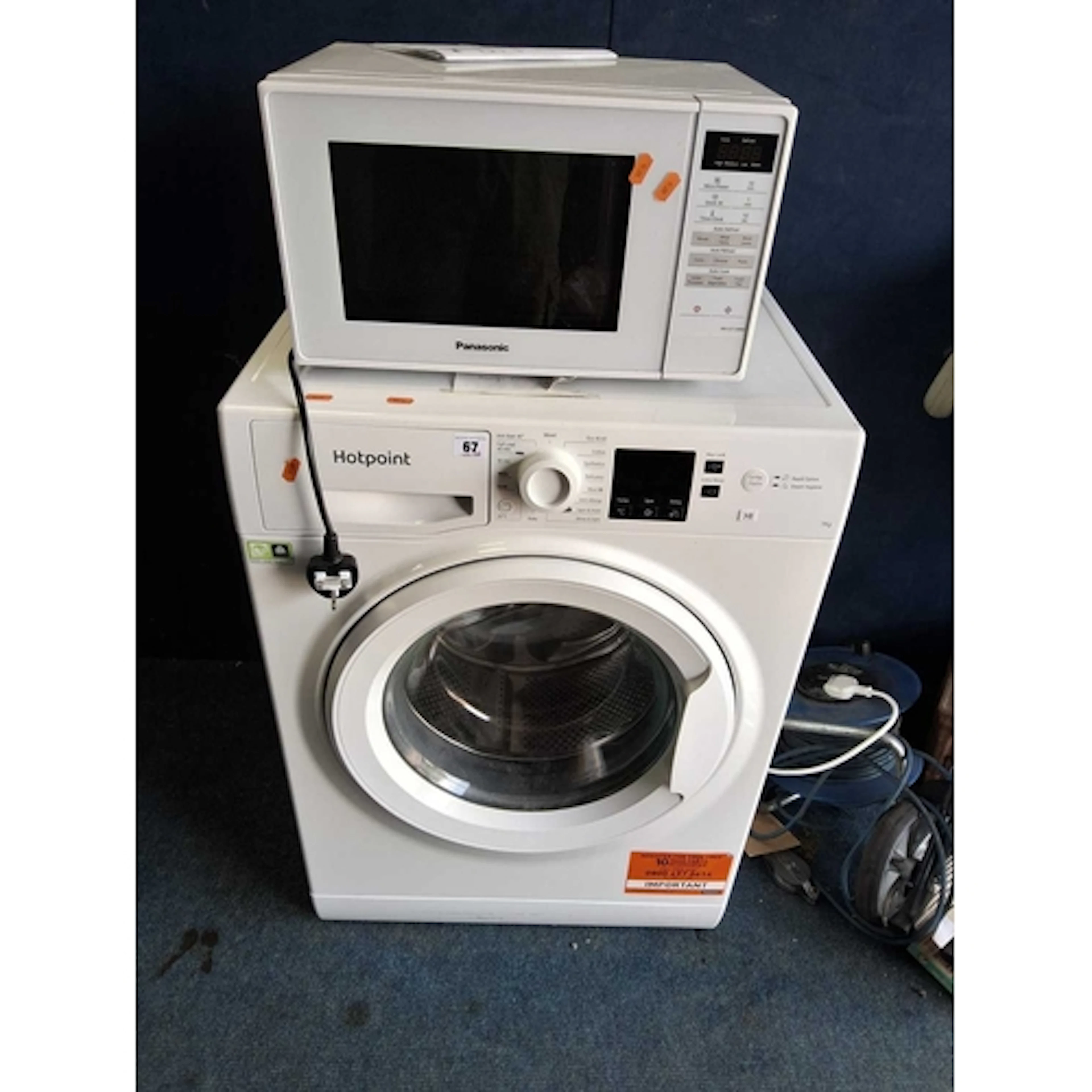 A HOTPOINT NSWF 743U W UK WASHING MACHINE 60x50x85cm high, a...