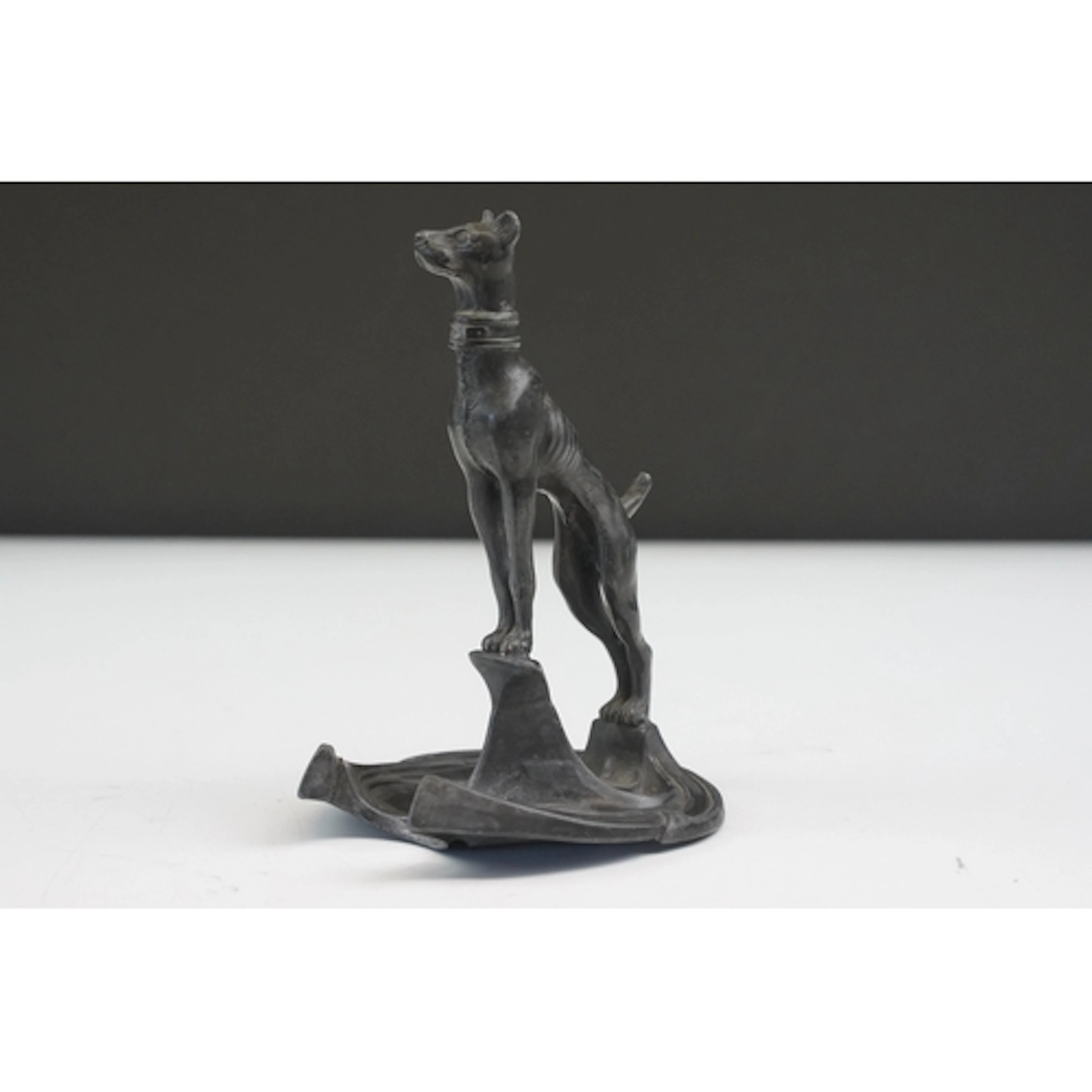 An early 20th Century Art Nouveau / Jugendstil Pewter Dog de...