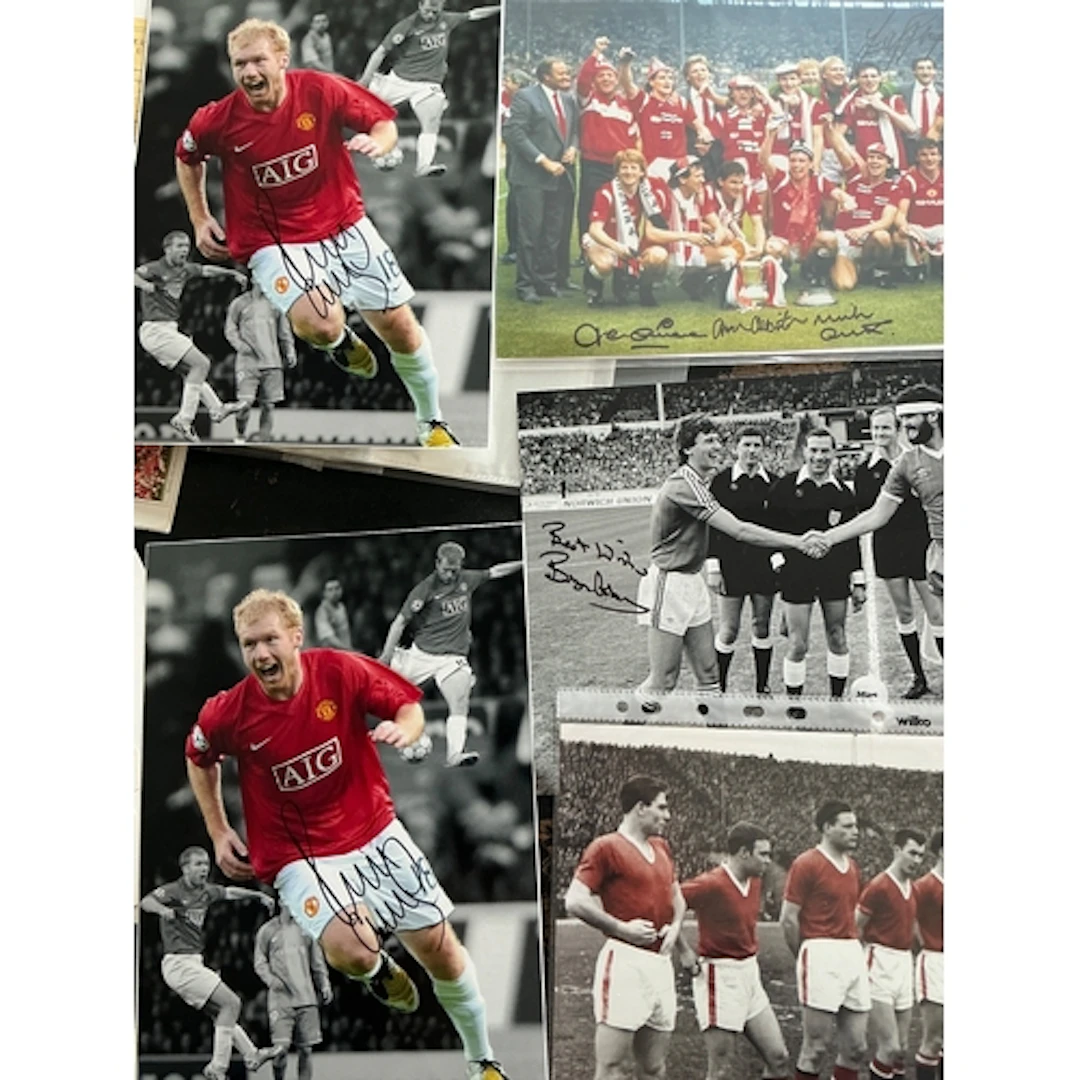 Manchester United Signed Football Photos: Signed photos incl...