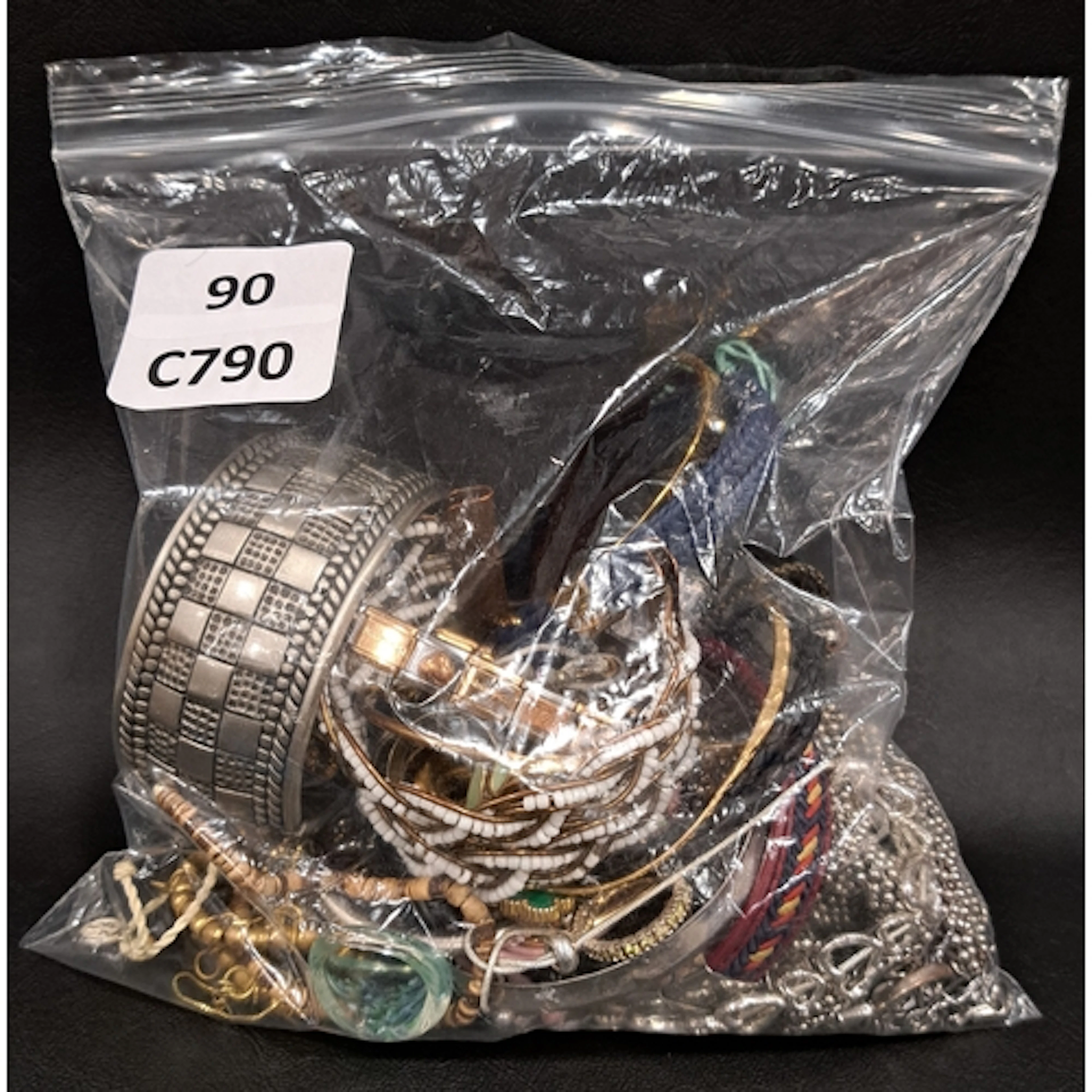 ONE BAG OF COSTUME AND FASHION JEWELLERY including rings, br...