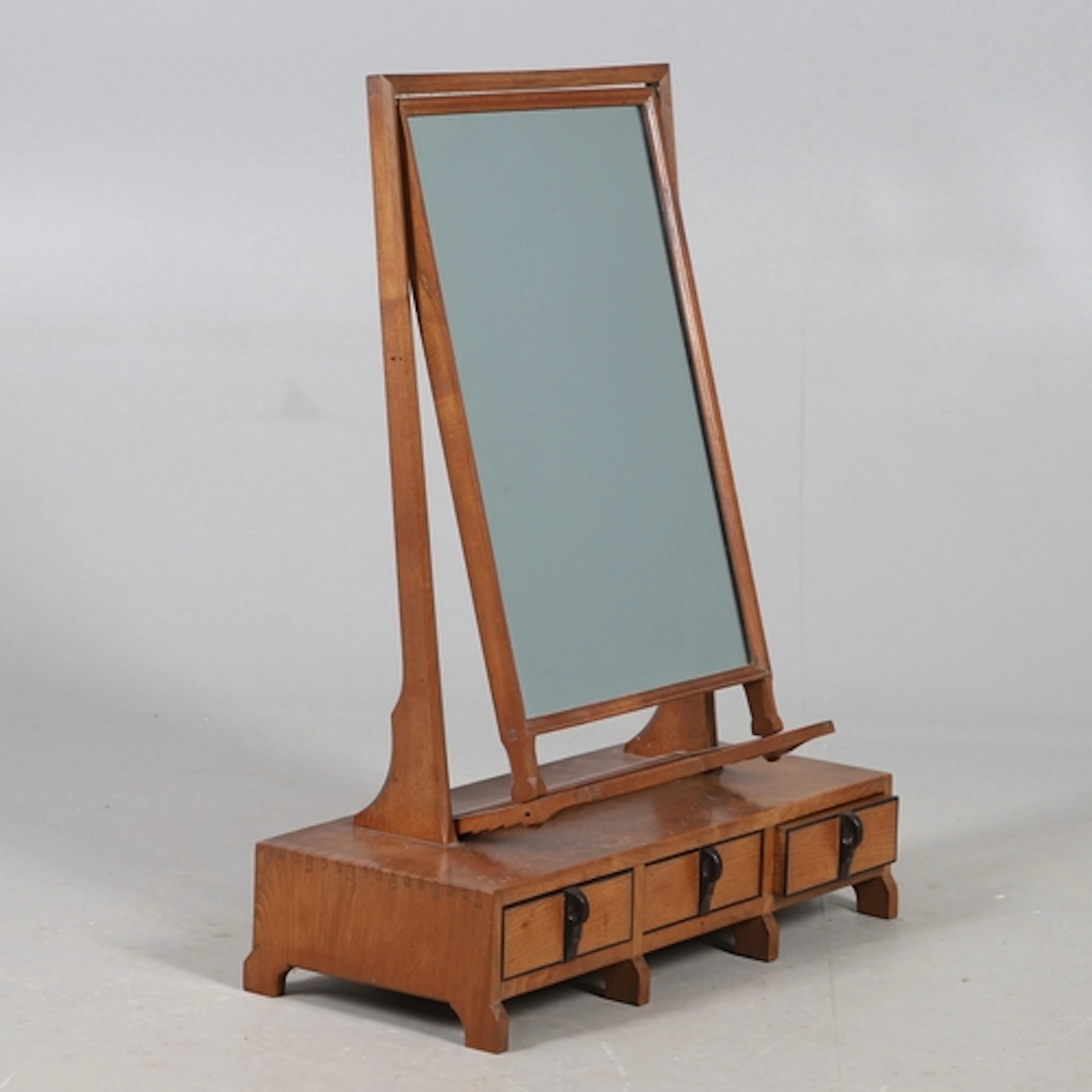 GORDON RUSSELL - COTSWOLD SCHOOL BEDROOM MIRROR, 1926. Made ...