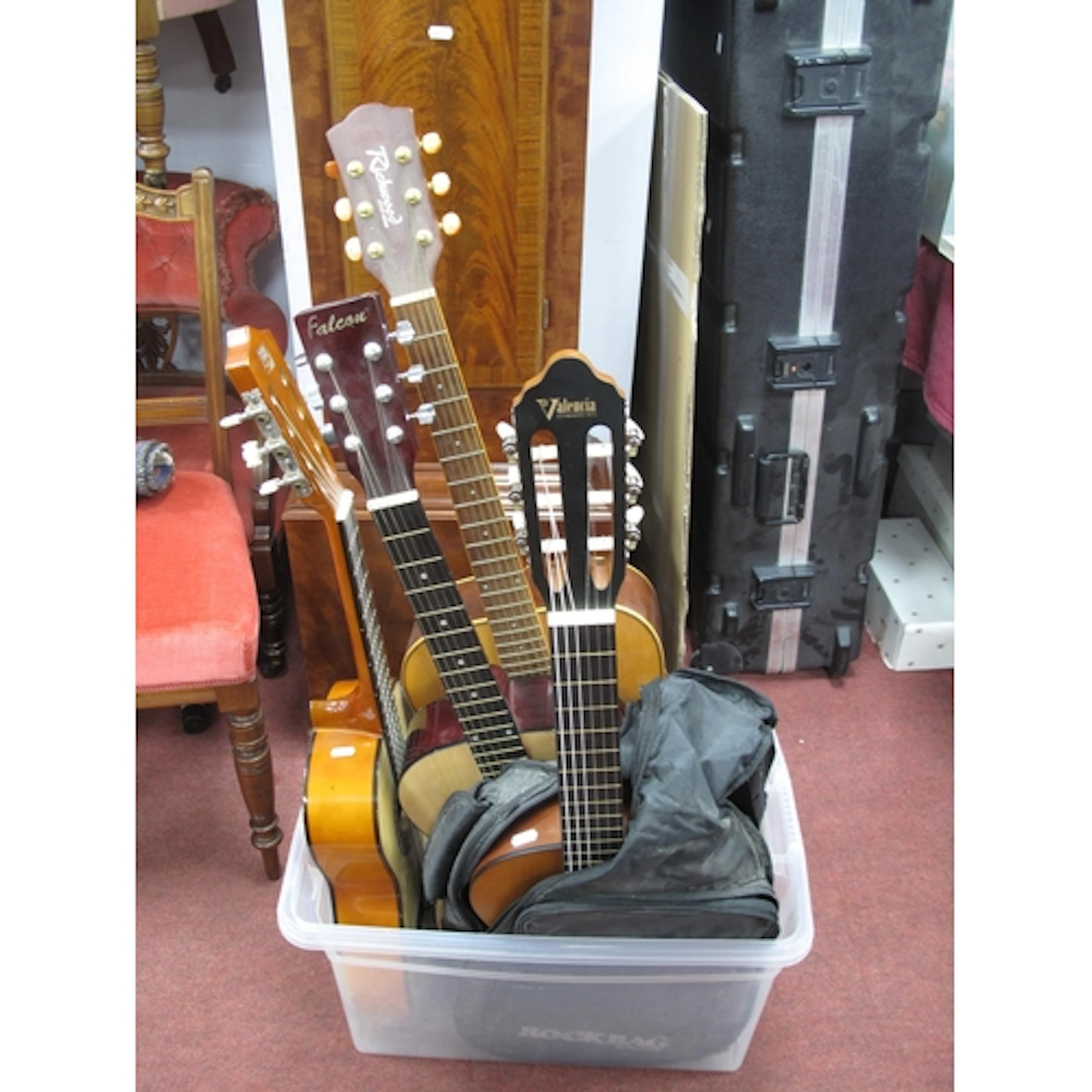 Four acoustic and classical guitars, including a Richwood Ar...