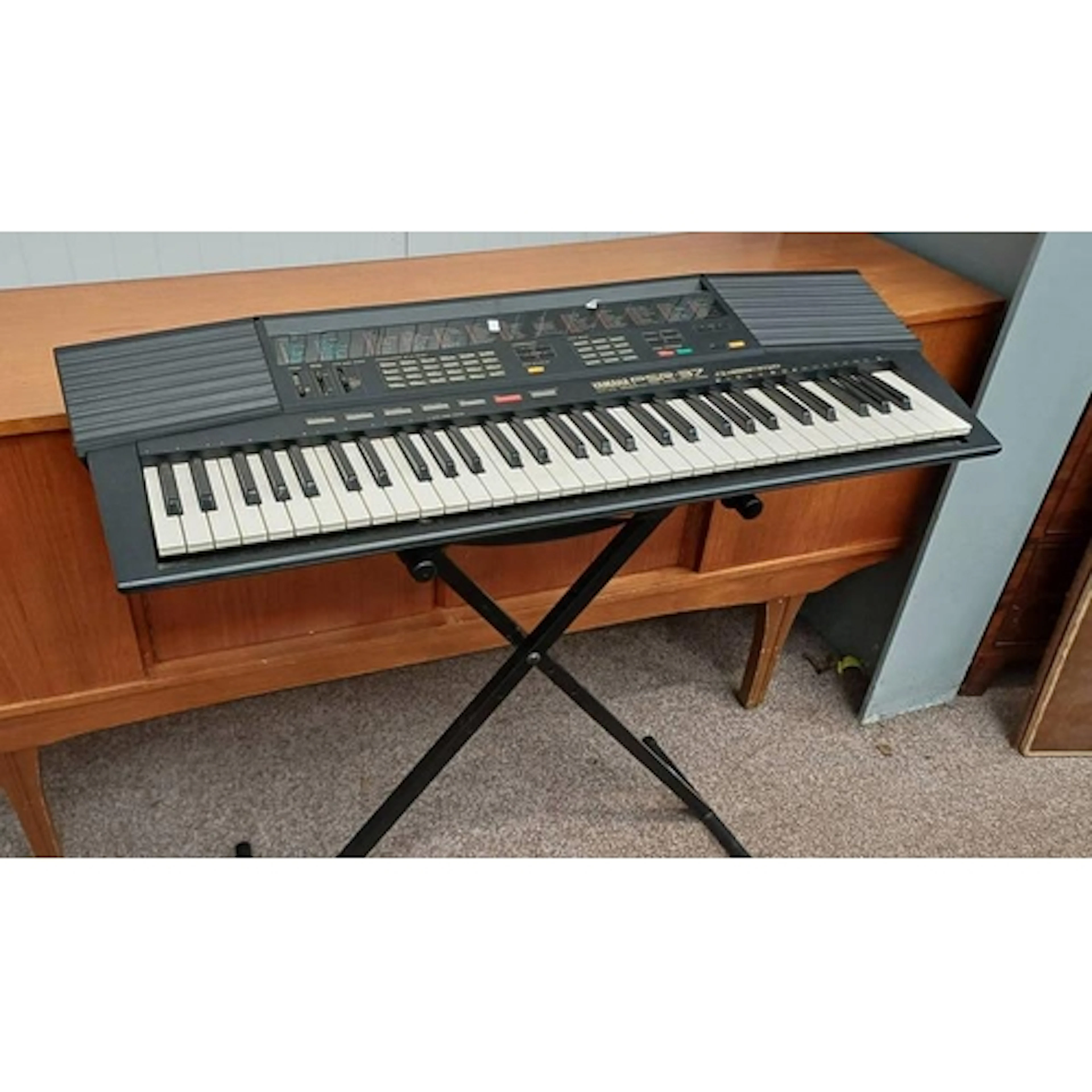 YAMAHA PSR-37 ELECTRIC KEYBOARD
