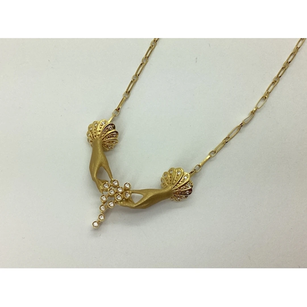 A Decorative Las Manos Style Necklace, as pair of delicate h...