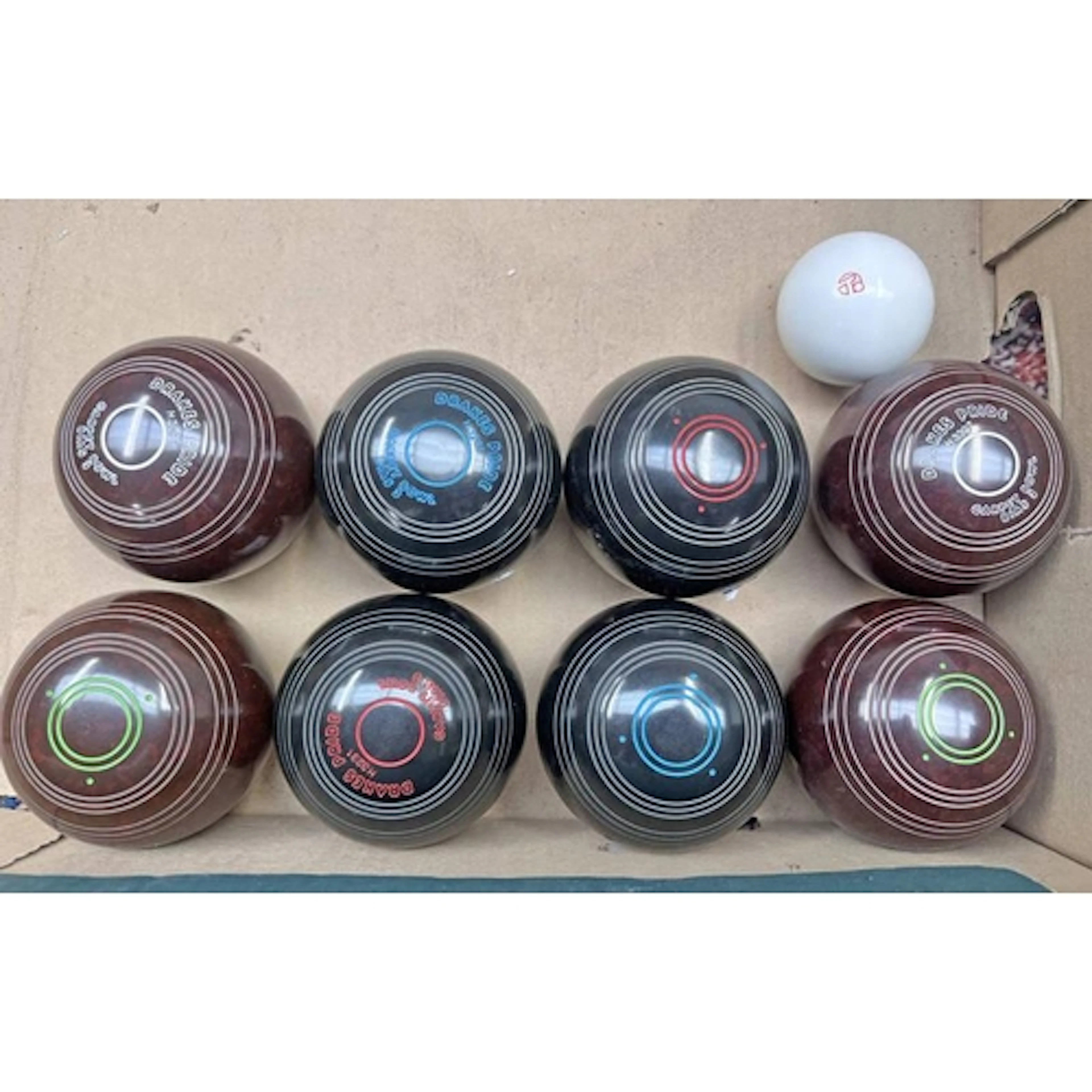 DRAKES PRIDE CARPET BOWLS