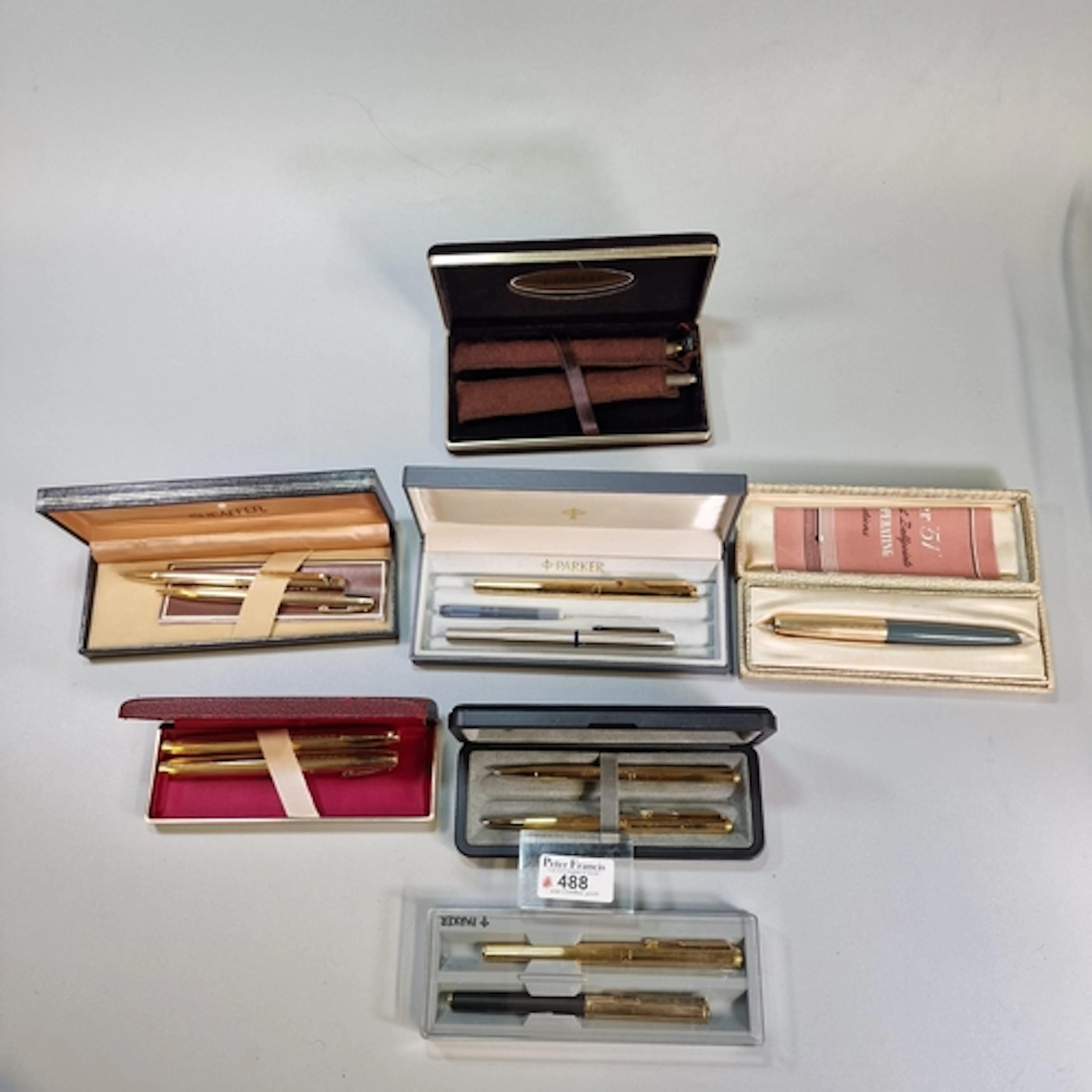 Collection of Parker and Sheaffer pens and pen sets: gold fi...