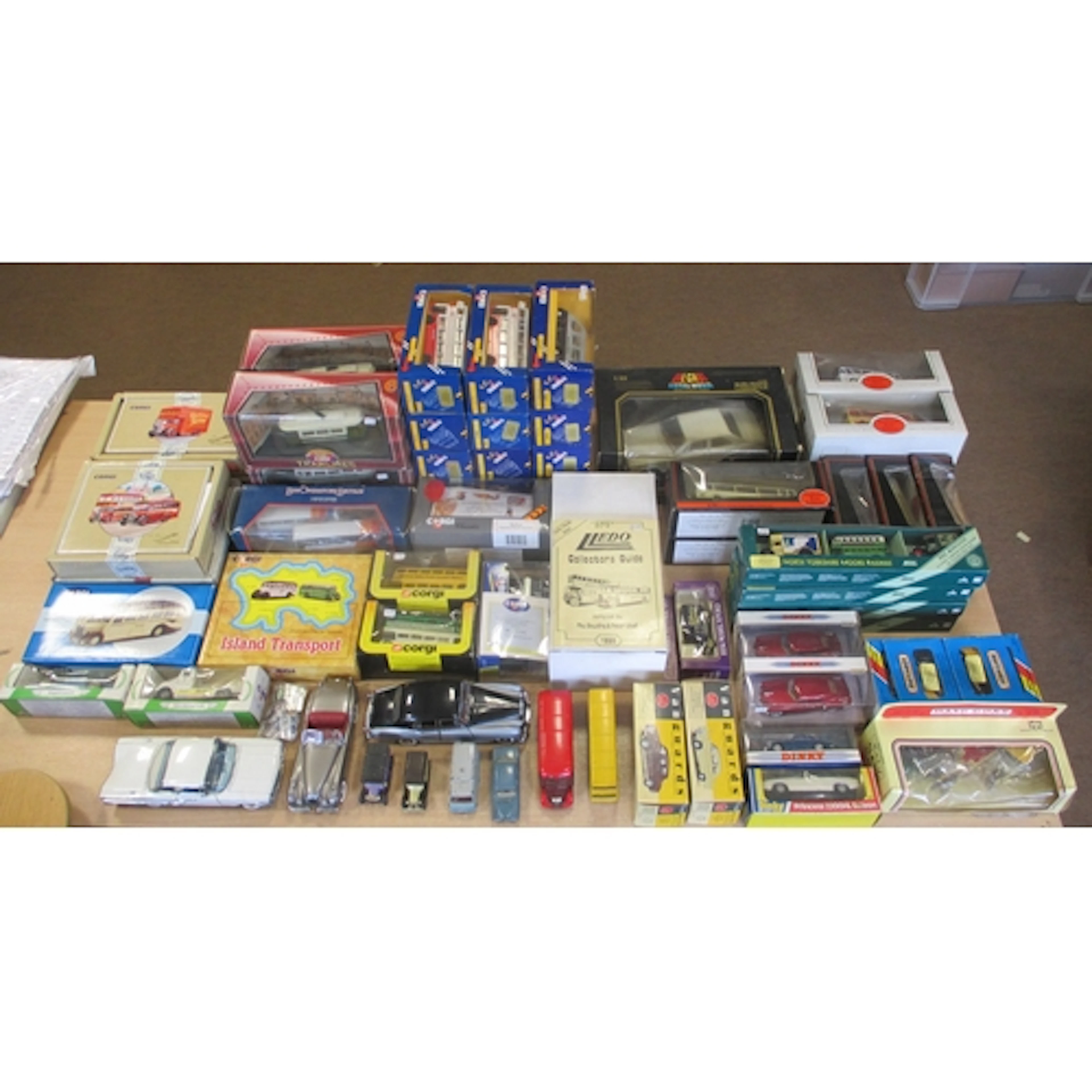 Corgi. Collection of die-cast models vehicles generally very...
