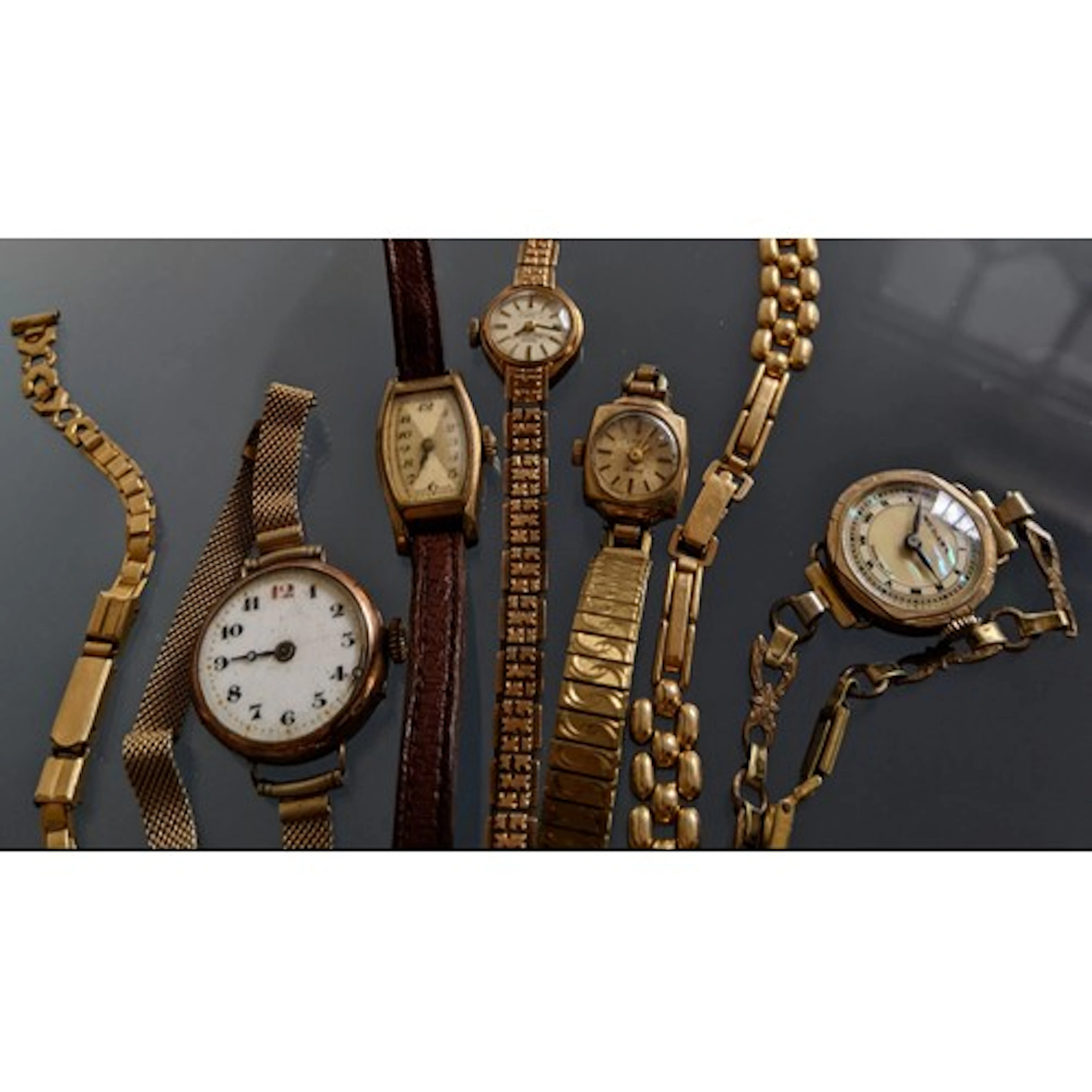 Watches - a 9ct gold cased lady's Swiss Empress 17 jewel man...
