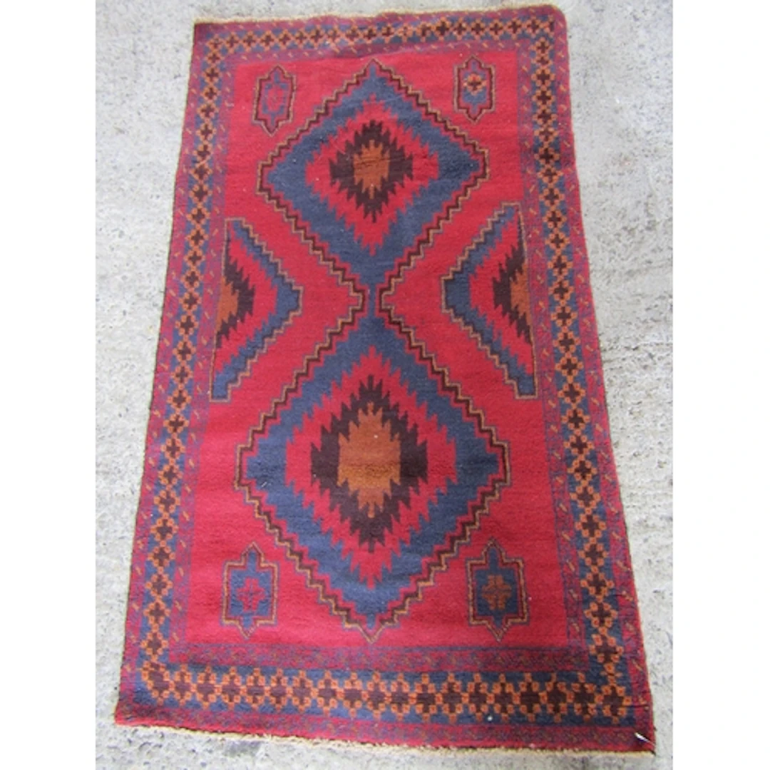 Persian Pure Wool Rug Patterned Borders Burgundy Ground 5ft ...