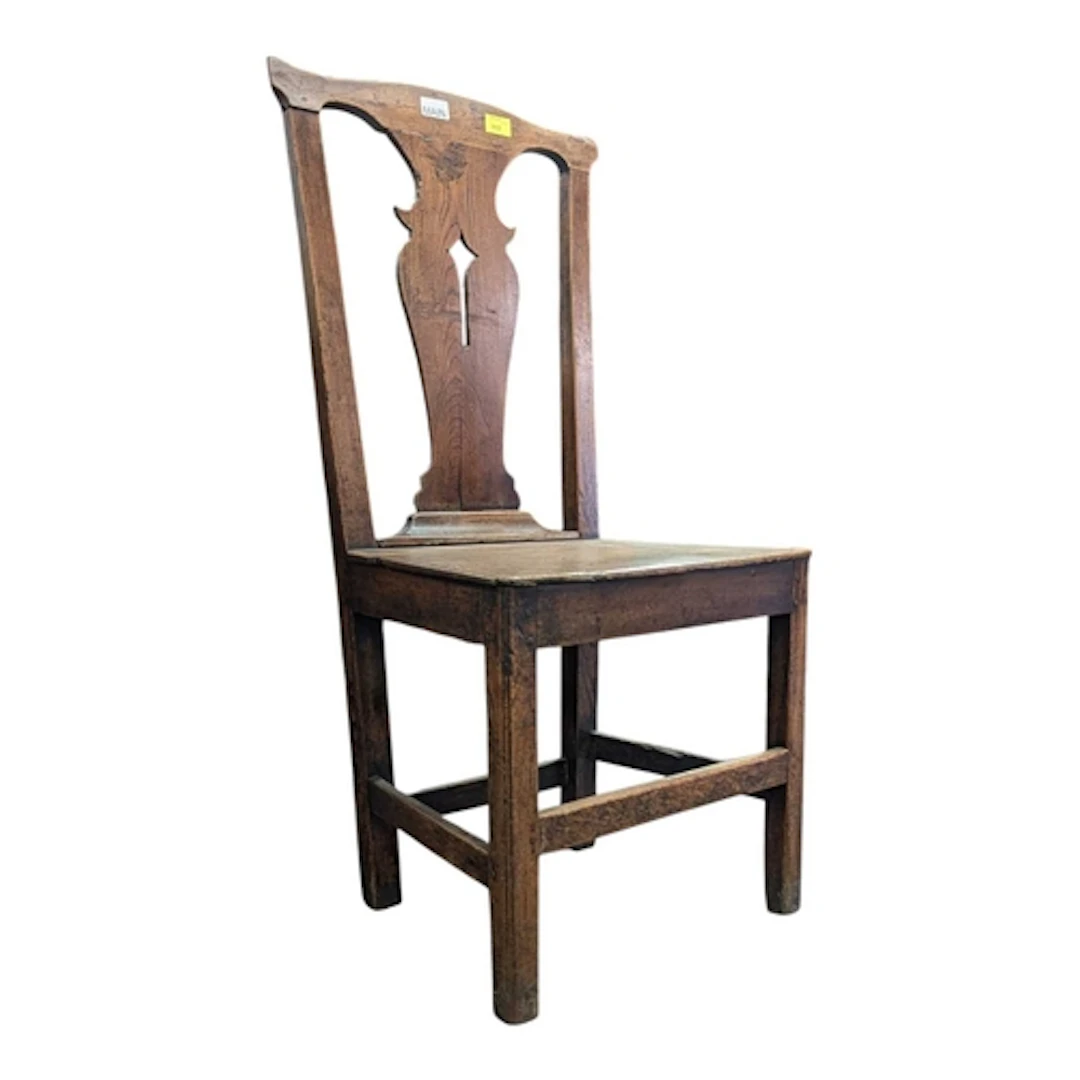 An 18th century Welsh oak chair / dining chair. The chair ha...