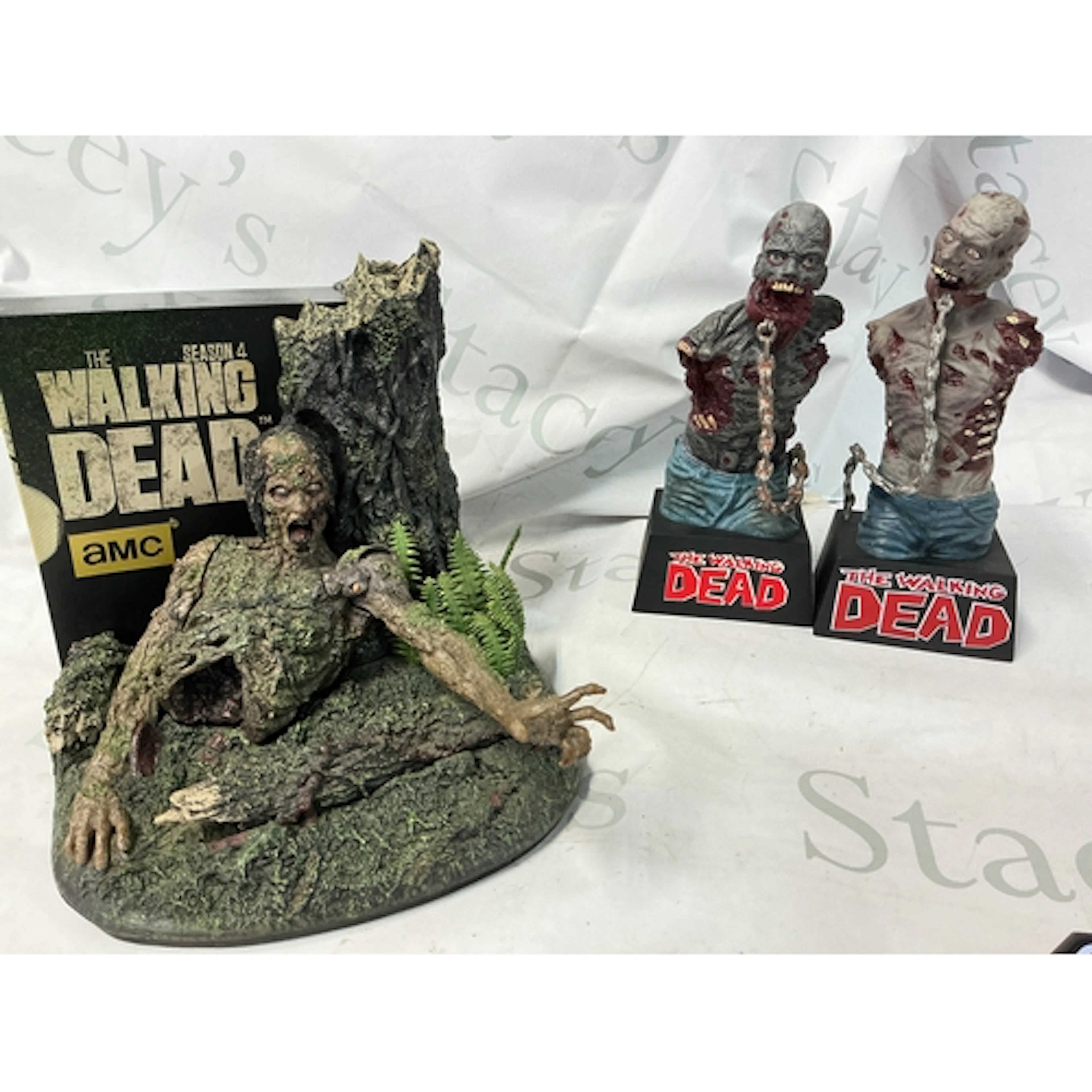 2 The Walking Dead Coin Banks A 4th Season Blu-Ray Box Set A...