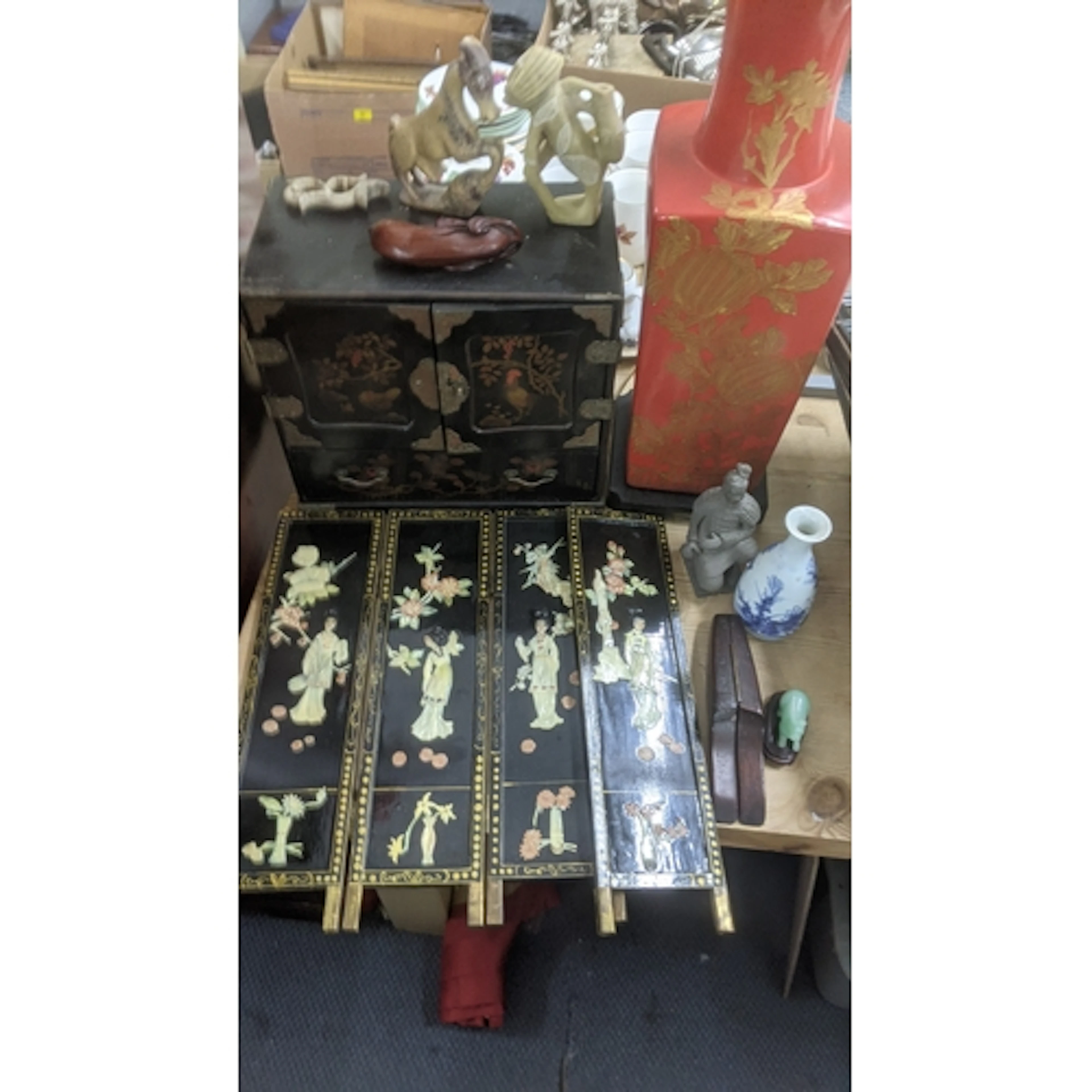 Asian related collectables to include a black lacquered jewe...
