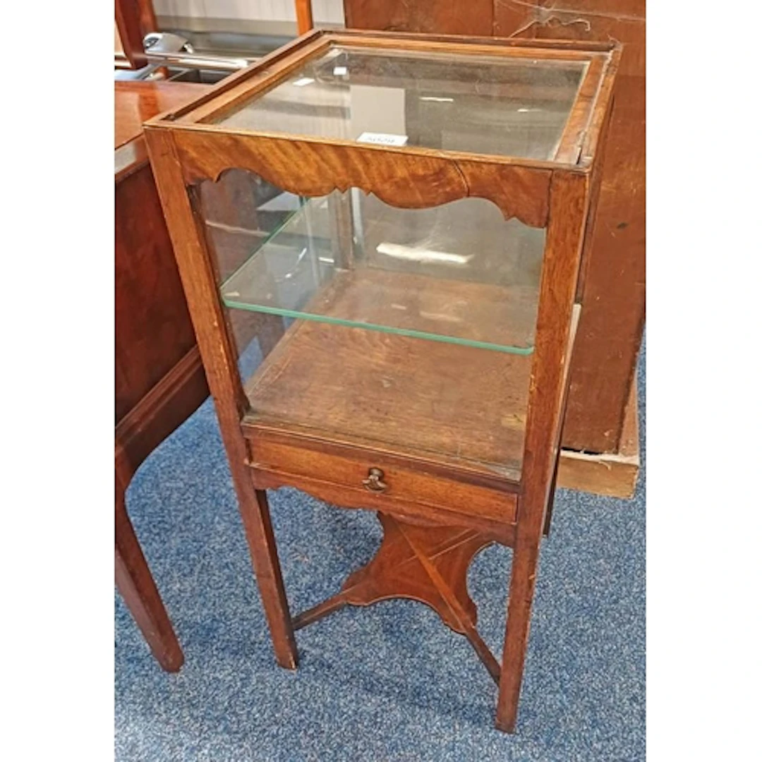 19TH CENTURY MAHOGANY DISPLAY CABINET WITH LIFT UP GLAZED PA...