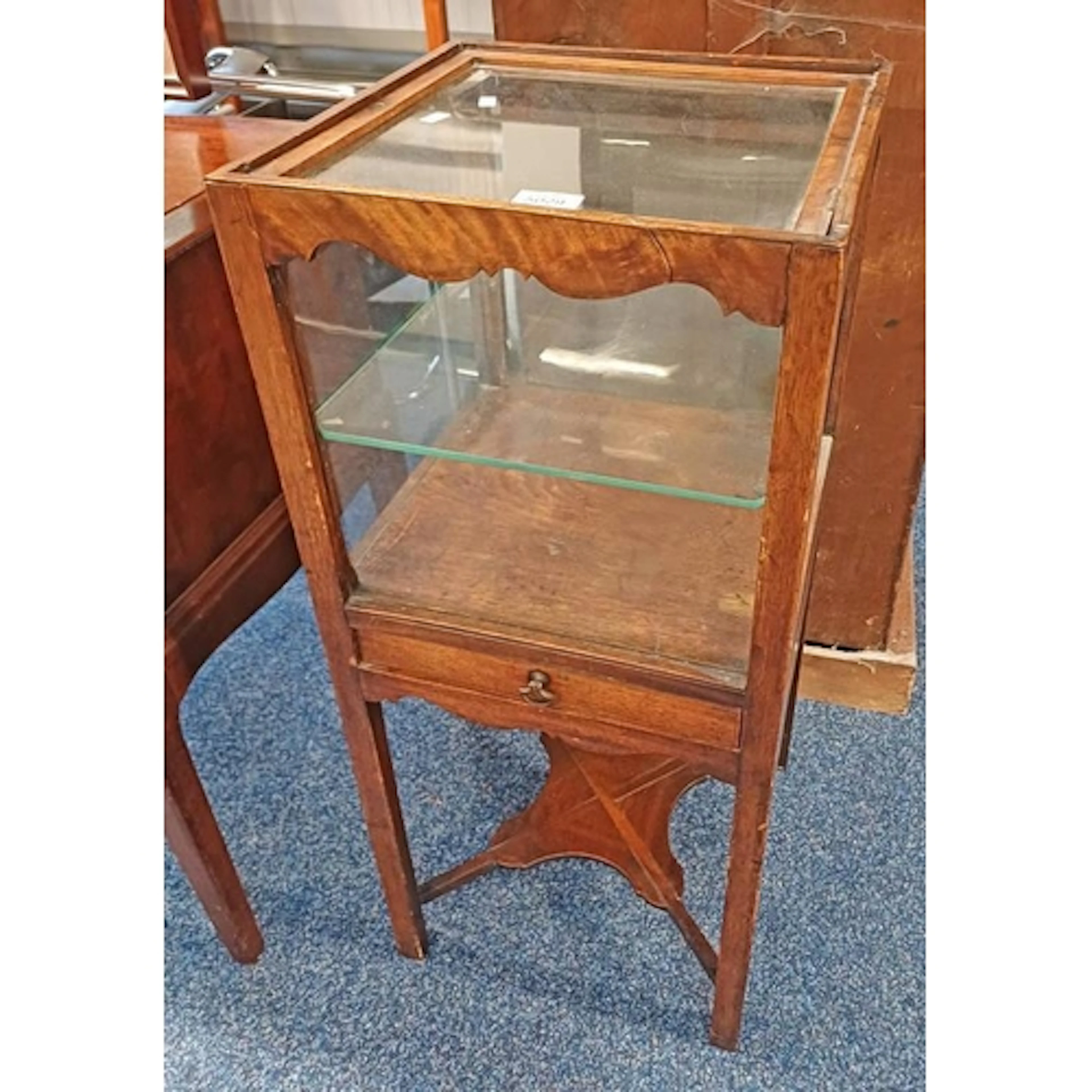 19TH CENTURY MAHOGANY DISPLAY CABINET WITH LIFT UP GLAZED PA...
