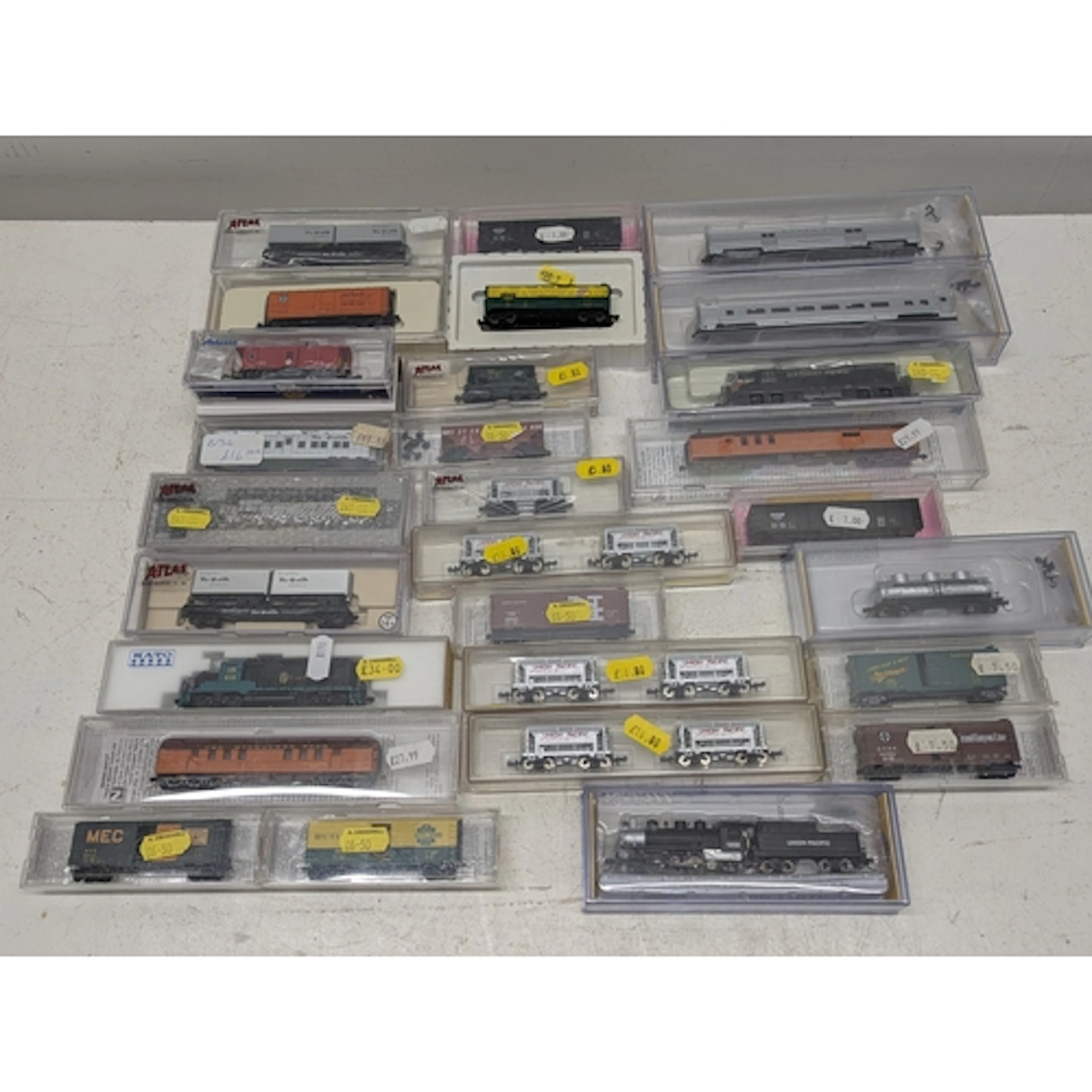 Mainly cased N gauge rolling stock to include examples from ...