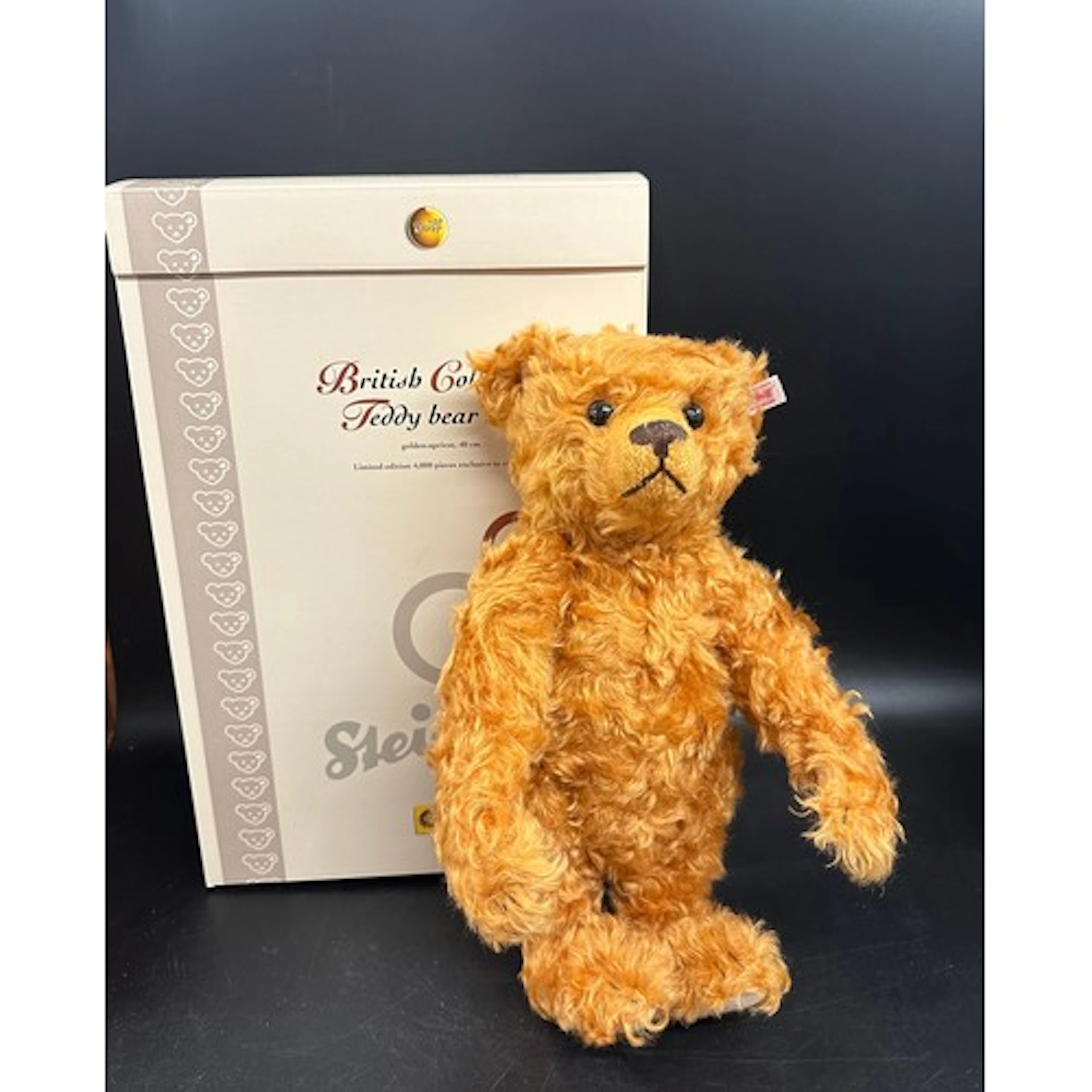 A Steiff Teddy bear, 2005 British Collectors' limited editio...