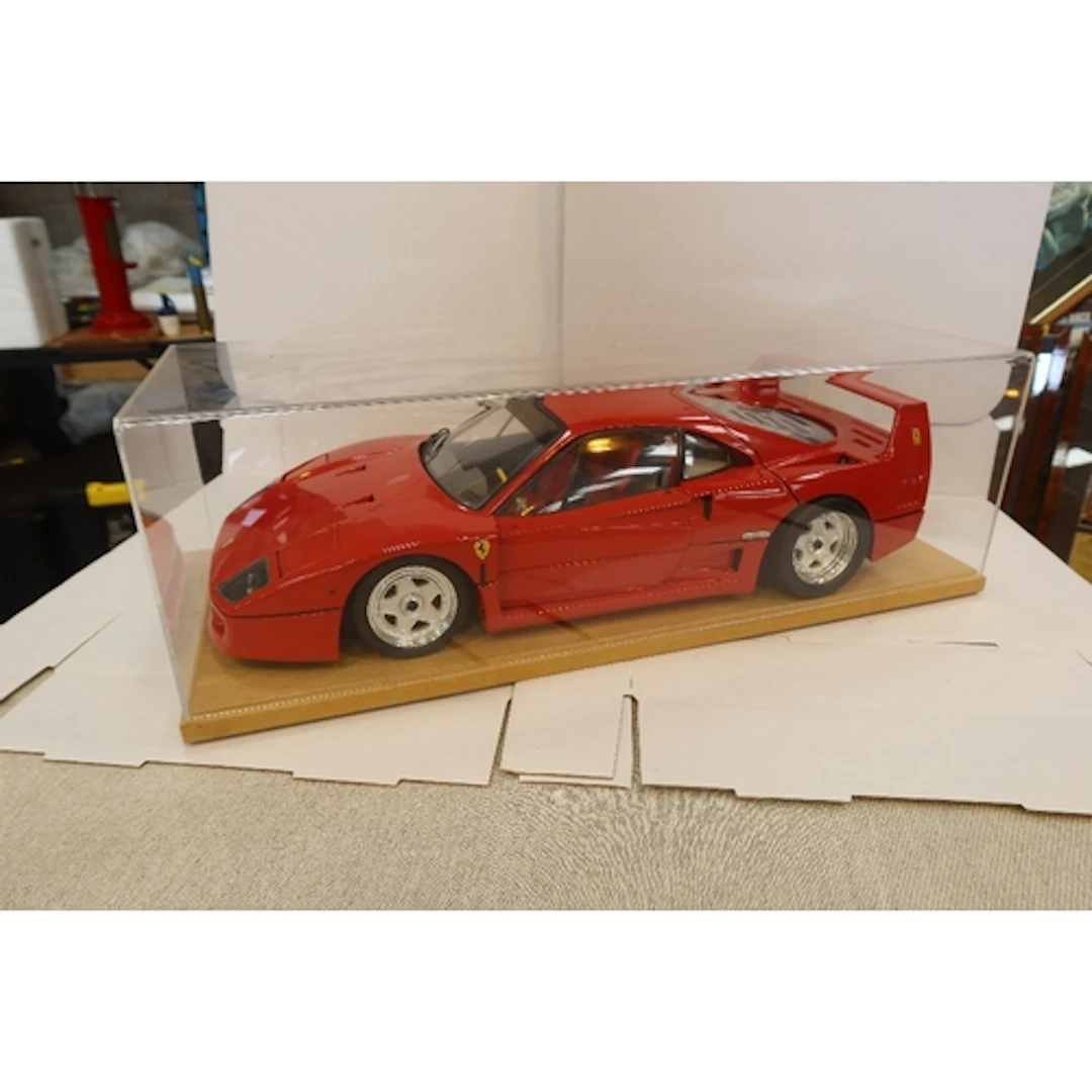 Pocher model of a F40 24ins