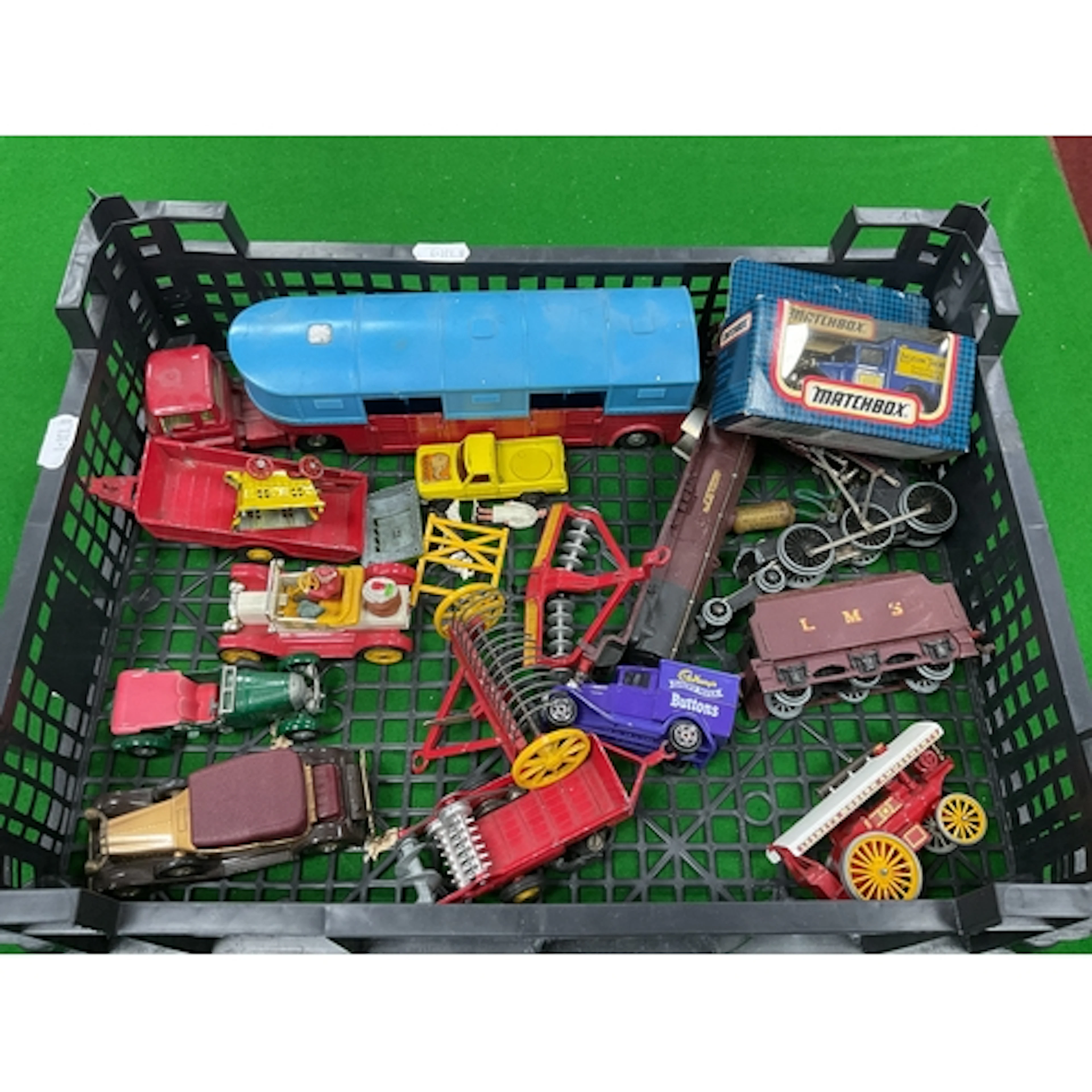 A small quantity of diecast vehicles by Corgi, Dinky, Matchb...