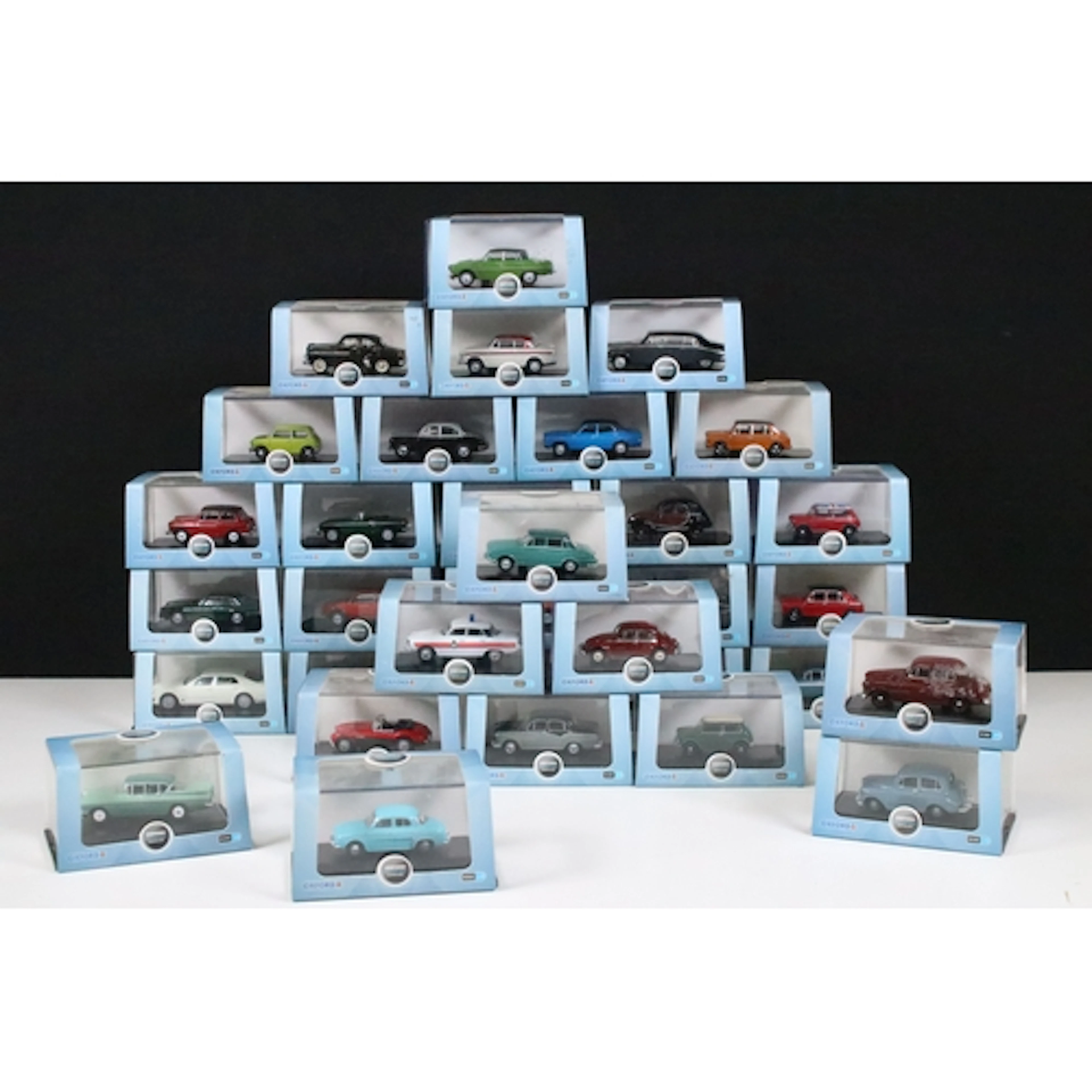 33 Boxed / cased Oxford Diecast models, all ex