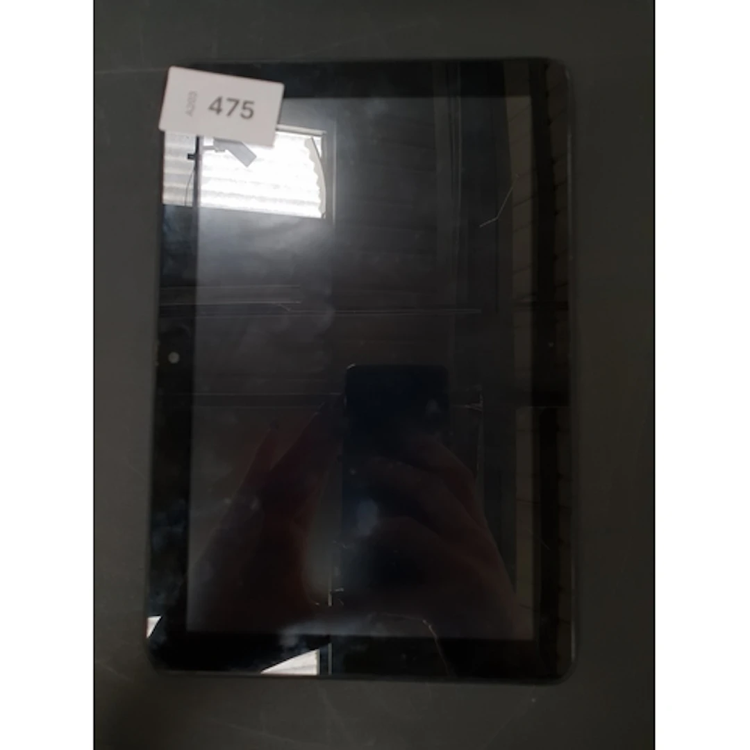 AMAZON KINDLE FIRE 8/ R24SB8 - BLACK few scratches to screen...