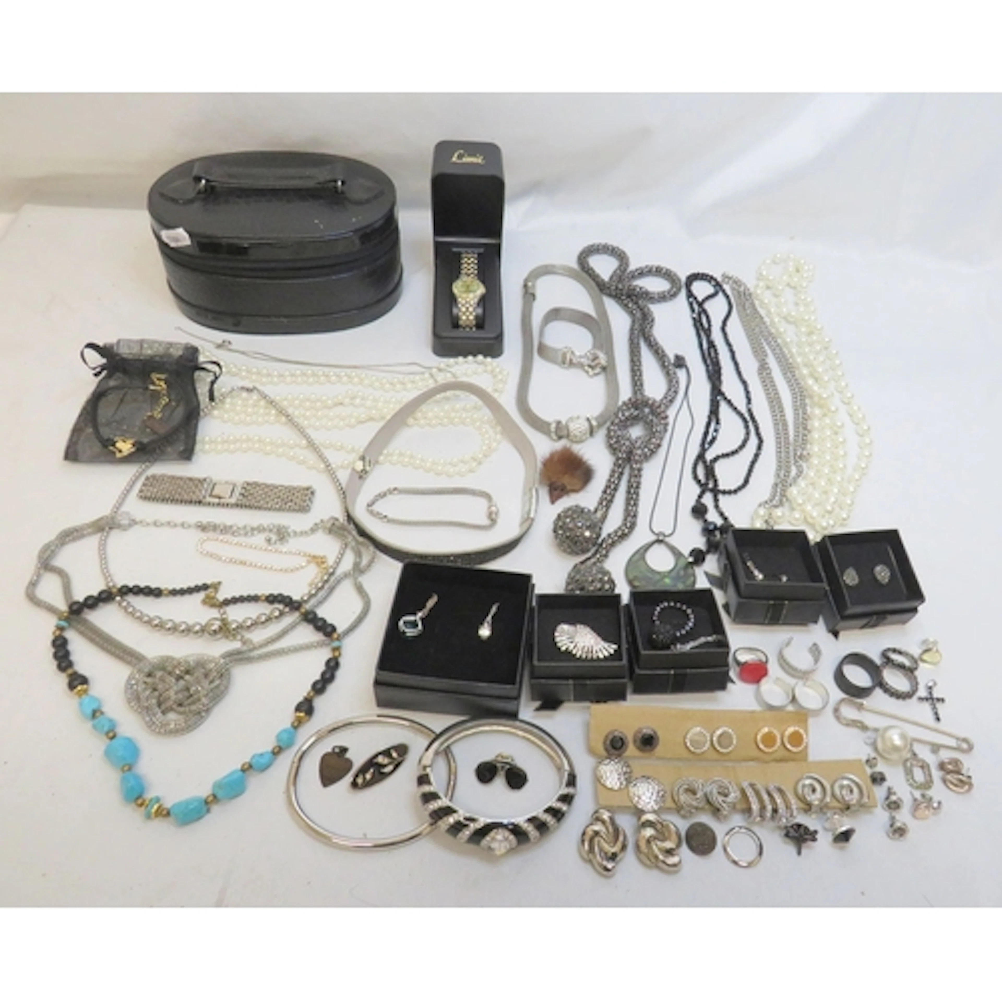 Contemporary Costume Jewellery incl. 2 925 silver pendants, ...