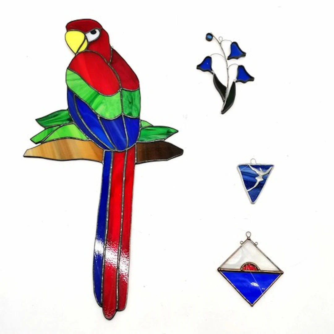 Stained glass hanging decoration in the form of a macaw - 53...